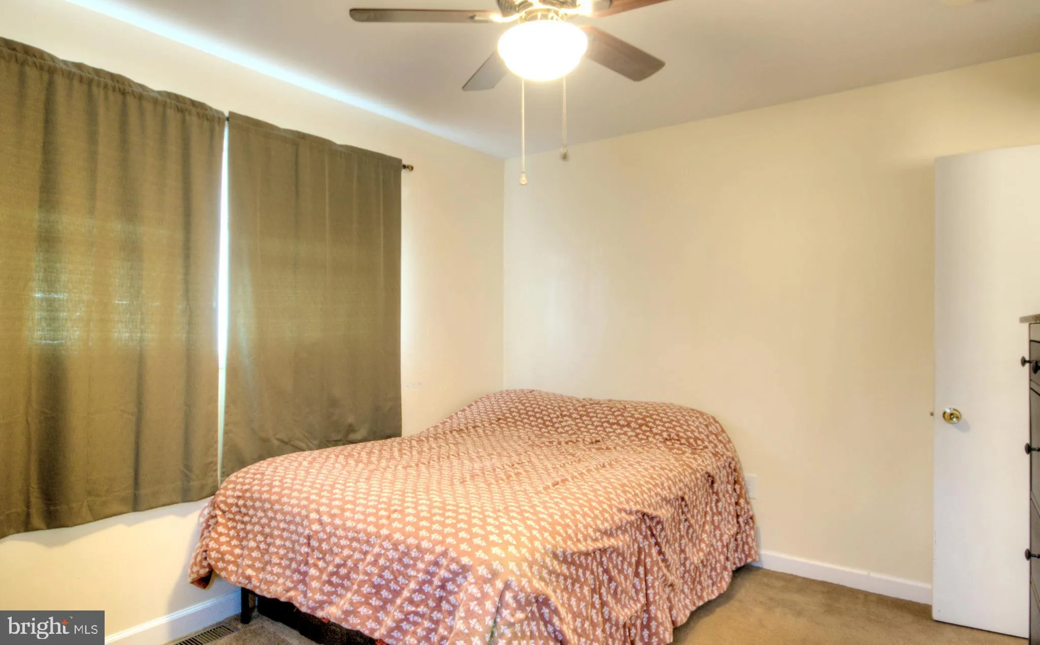 Riverside, New Jersey 08075, United States, 2 Bedrooms Bedrooms, ,1 BathroomBathrooms,Residential,Active,86618