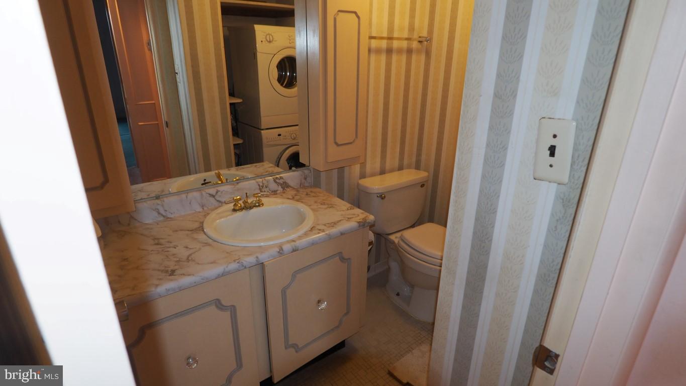 SUBURBAN OAKS - Residential