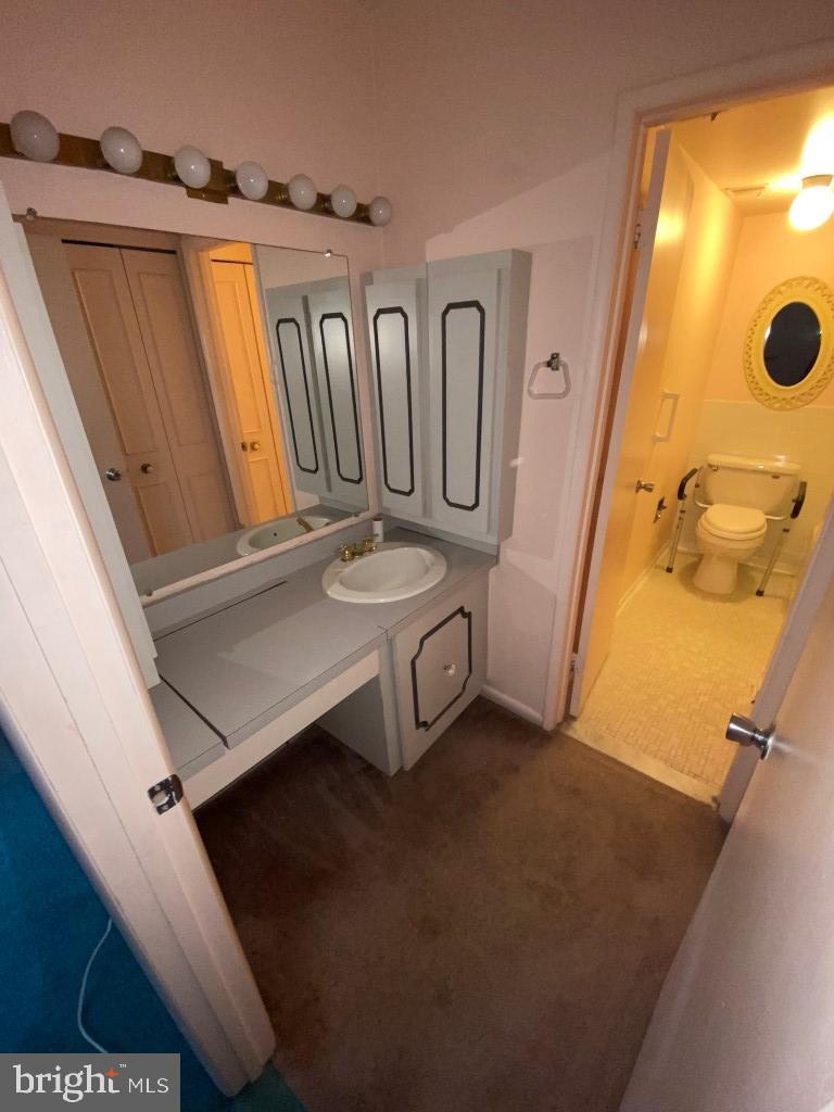 SUBURBAN OAKS - Residential