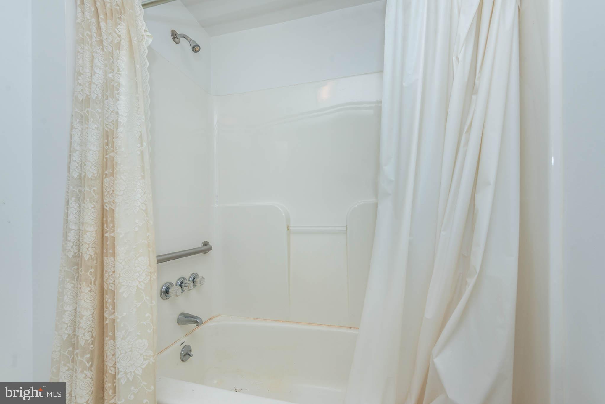 CARNEY GROVE - Residential Income