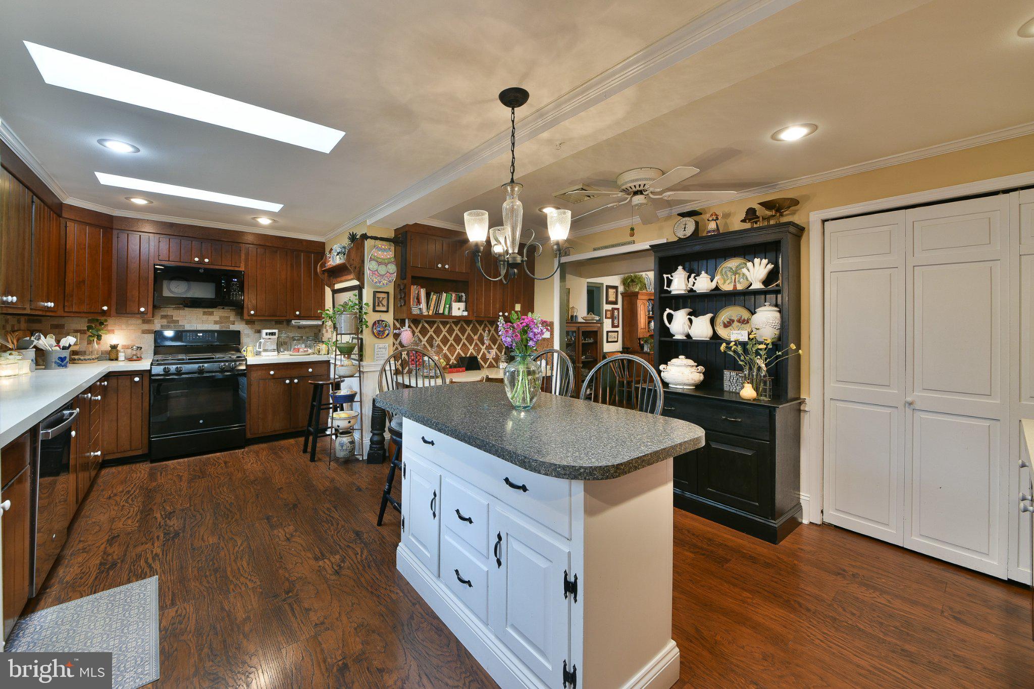 PLYMOUTH VALLEY - Residential