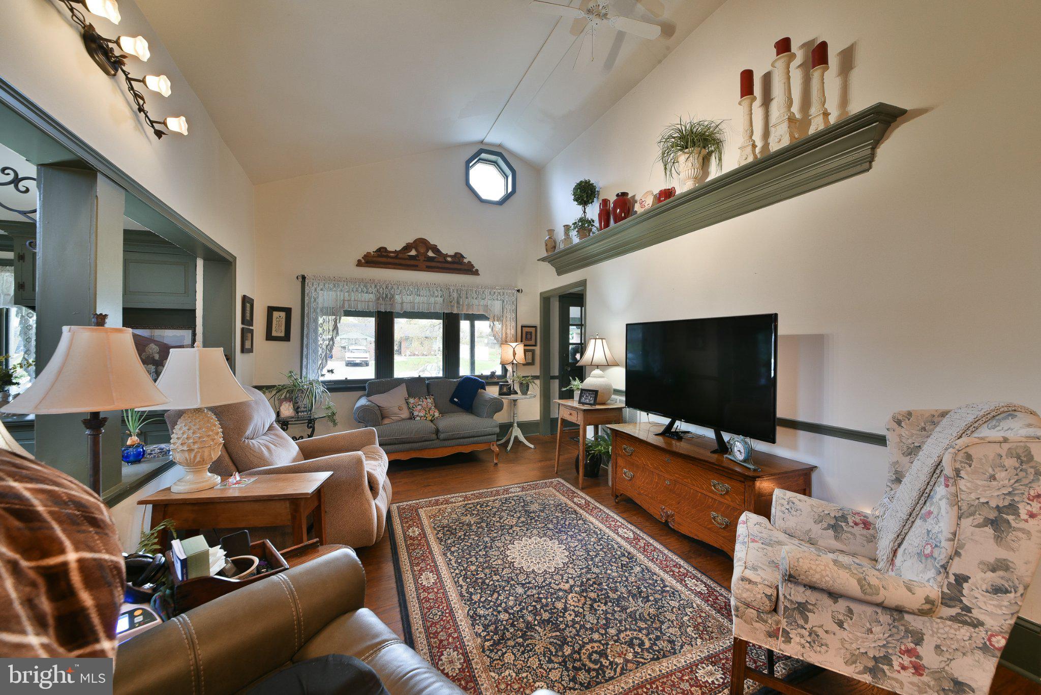 PLYMOUTH VALLEY - Residential