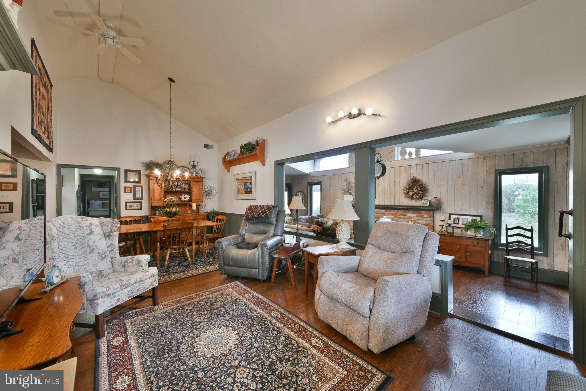 PLYMOUTH VALLEY - Residential