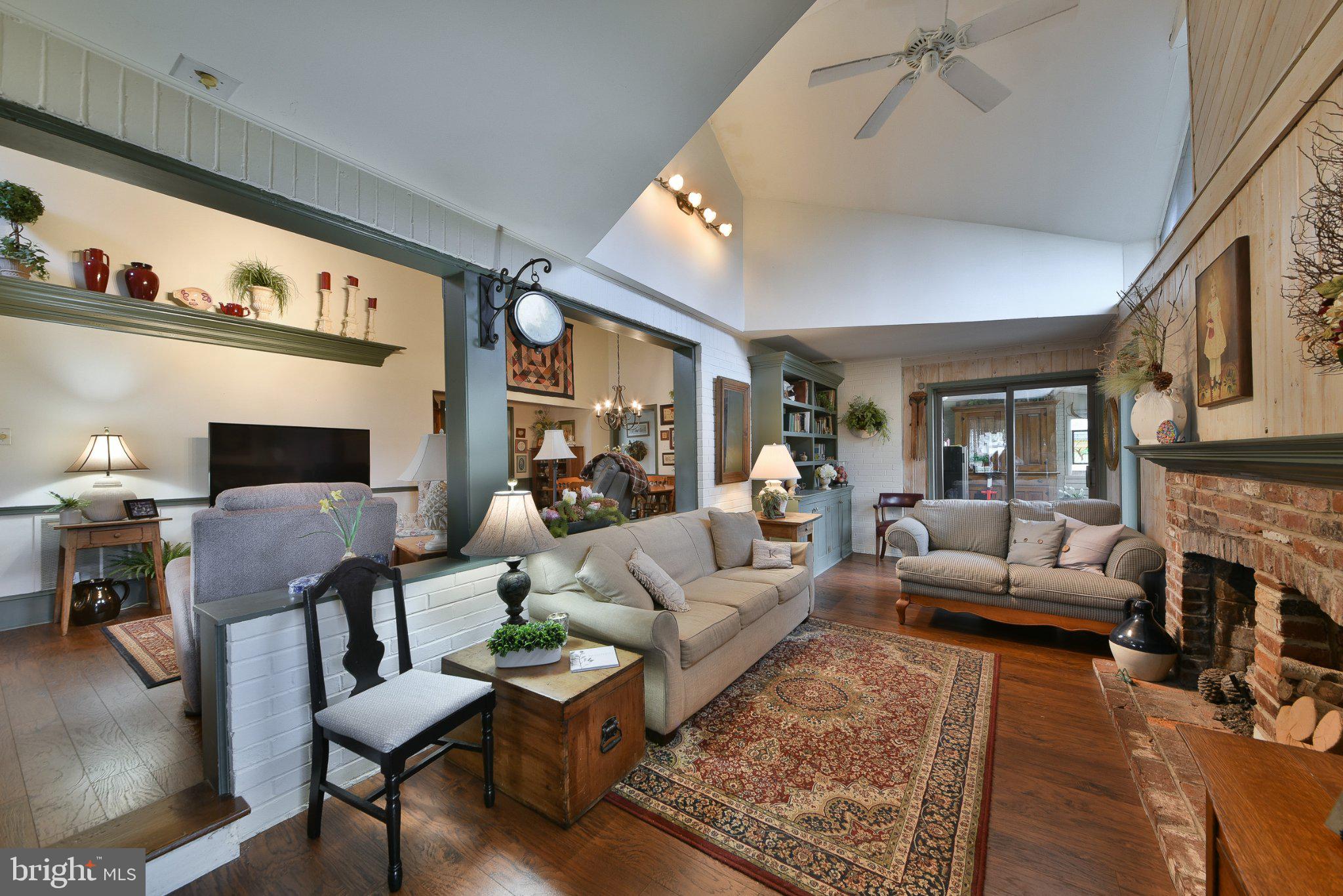 PLYMOUTH VALLEY - Residential