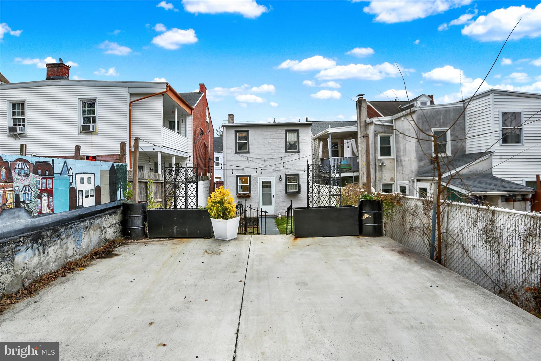 CABBAGE HILL - Residential