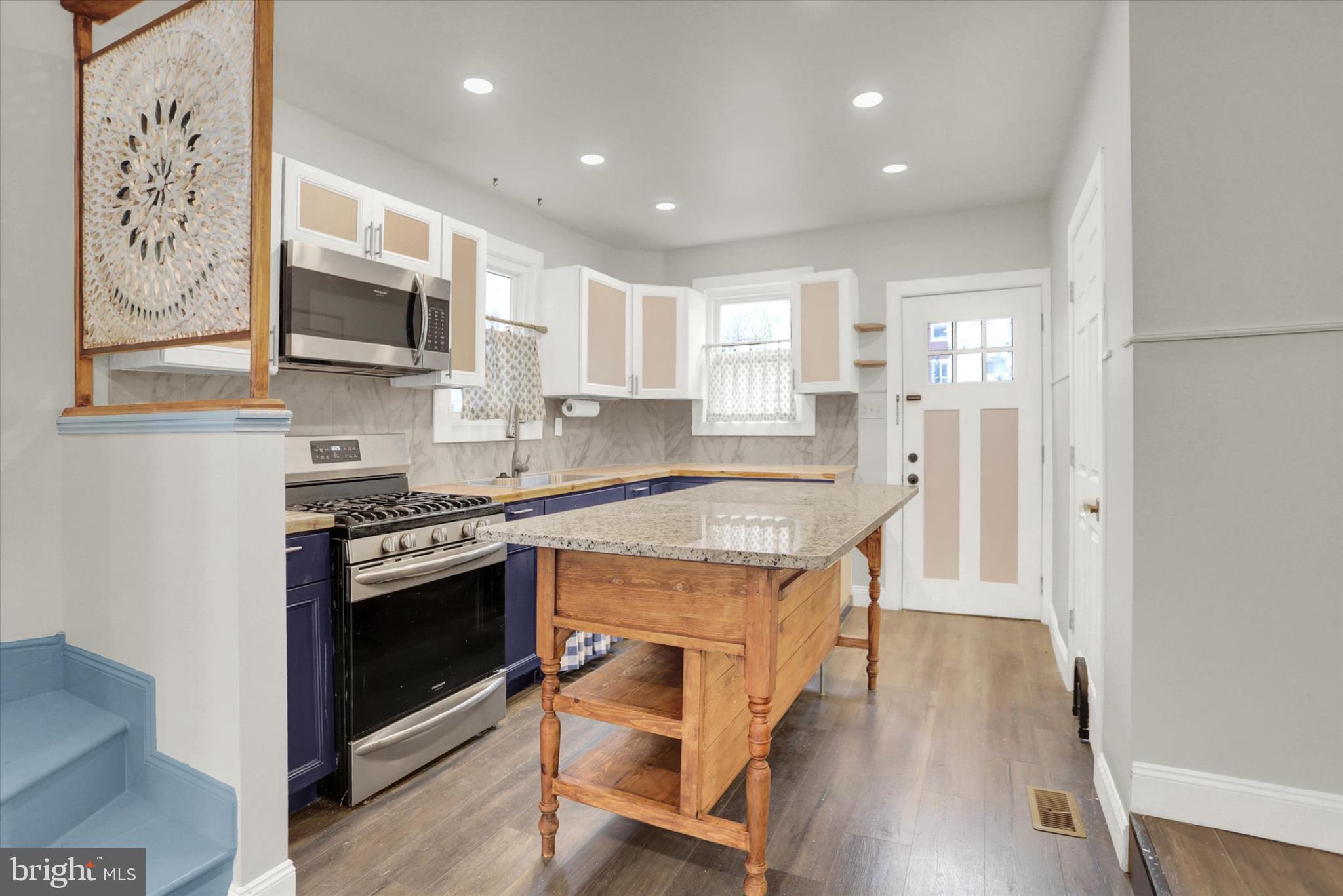 CABBAGE HILL - Residential