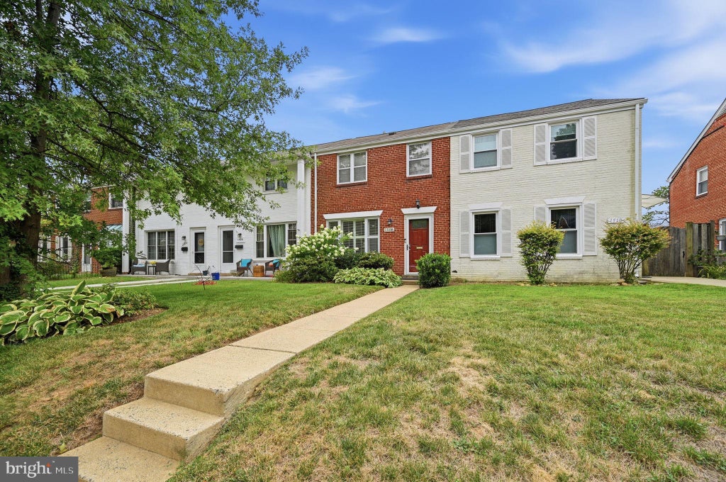 Photo of 1508 Woodbine Street, ALEXANDRIA, VA 22302 (MLS # VAAX2064548)