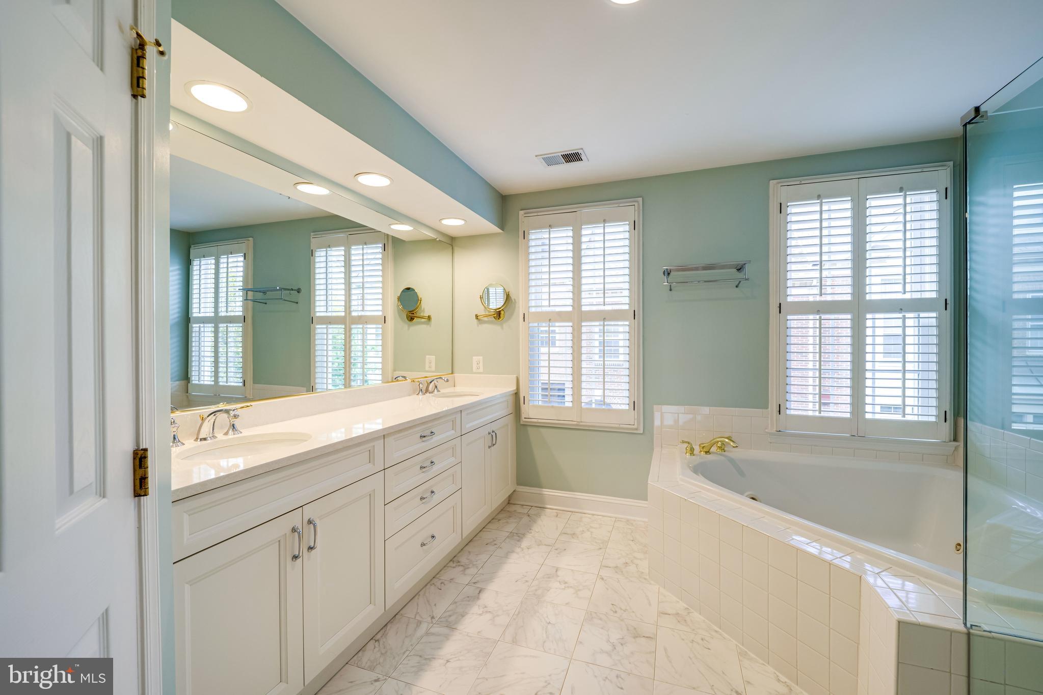 RIVERGATE - Residential Lease