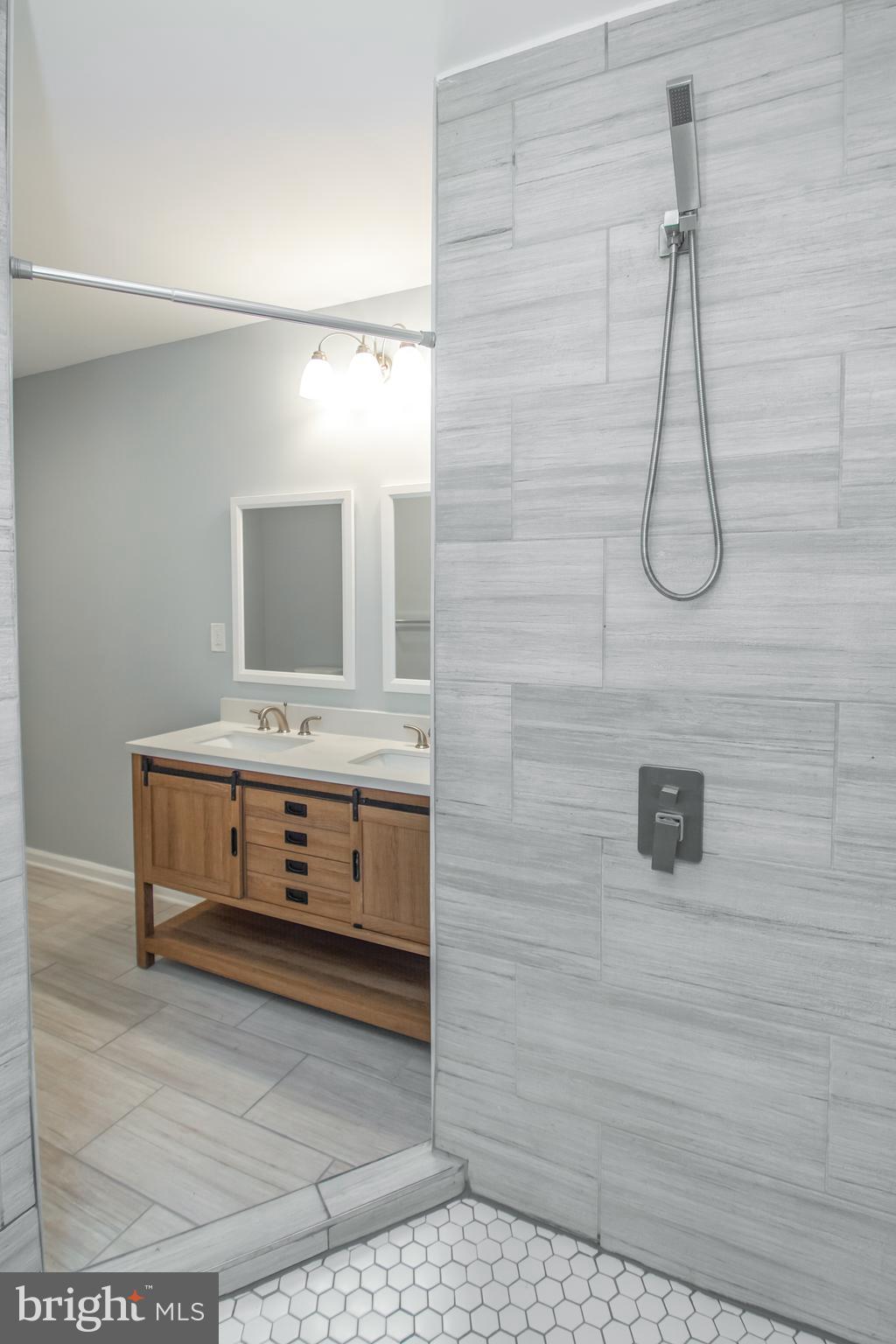 BARCLAY - Residential