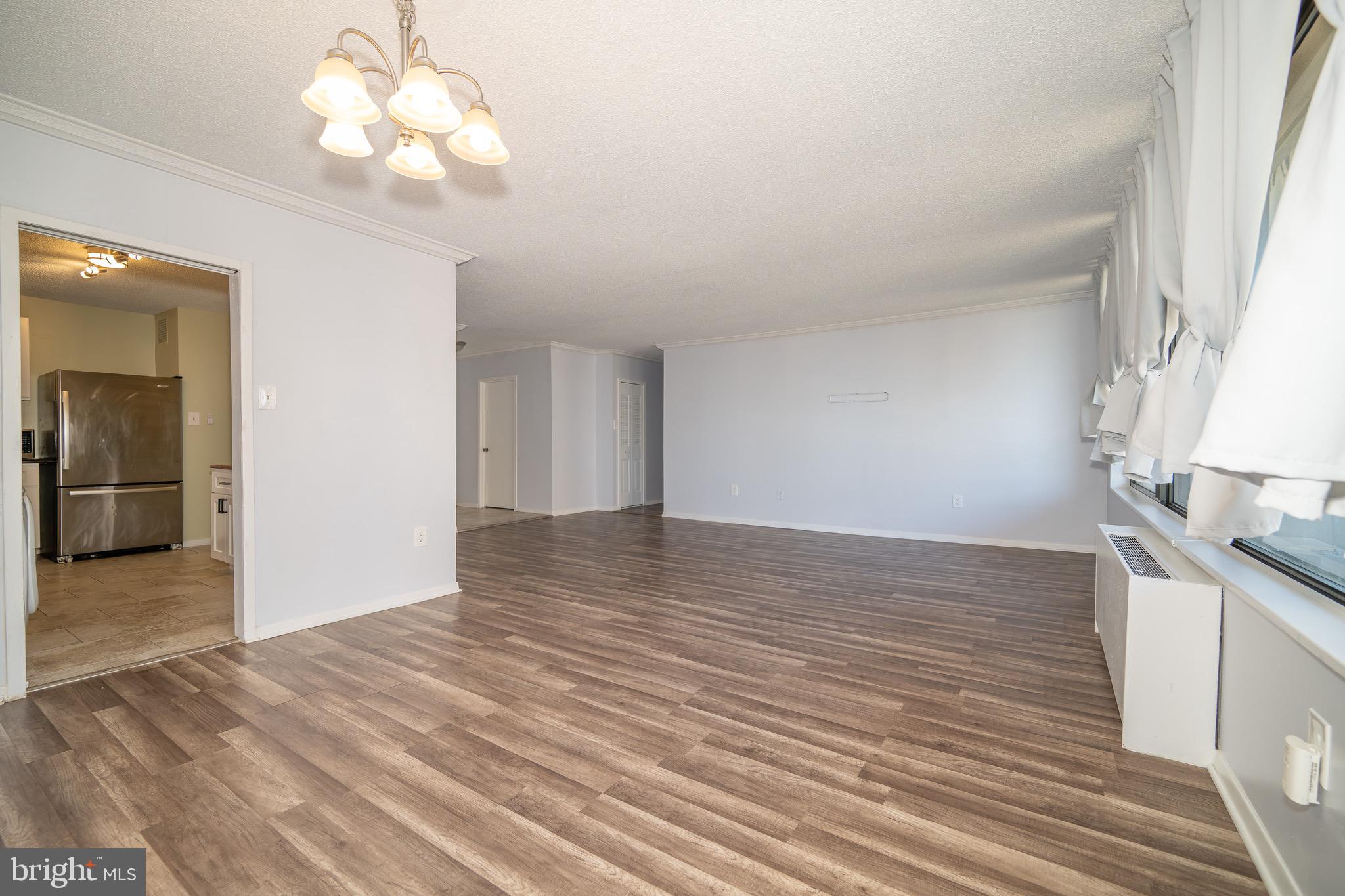 SKYLINE PLAZA - Residential