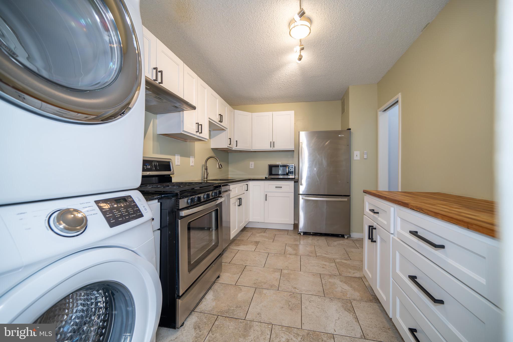 SKYLINE PLAZA - Residential