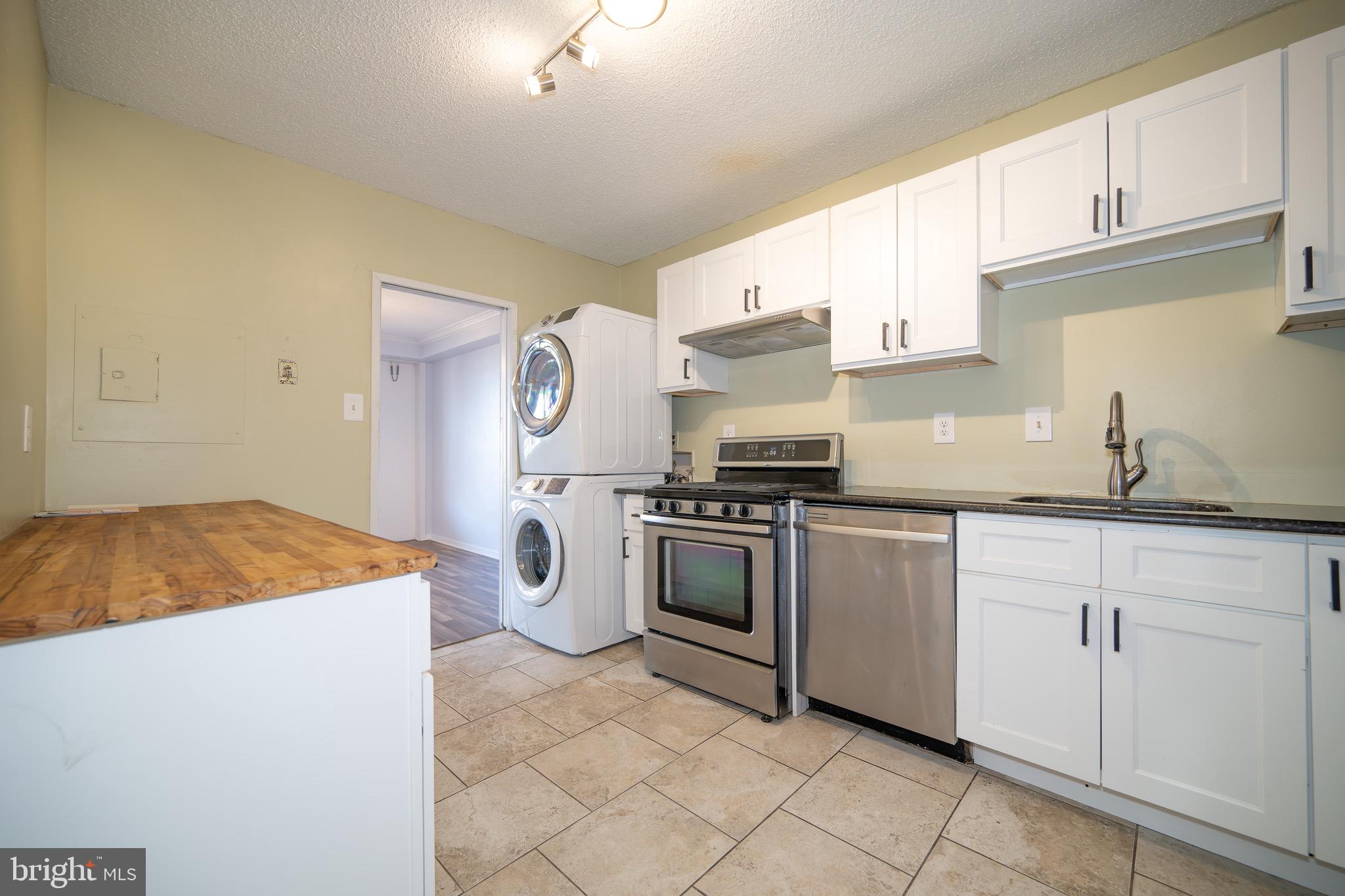 SKYLINE PLAZA - Residential