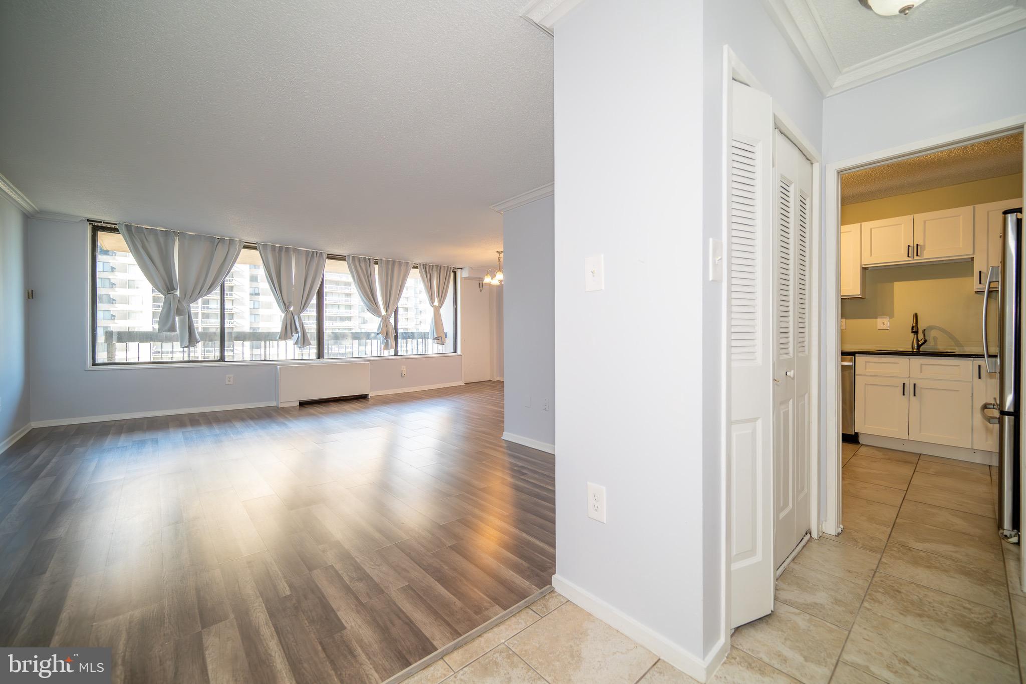 SKYLINE PLAZA - Residential