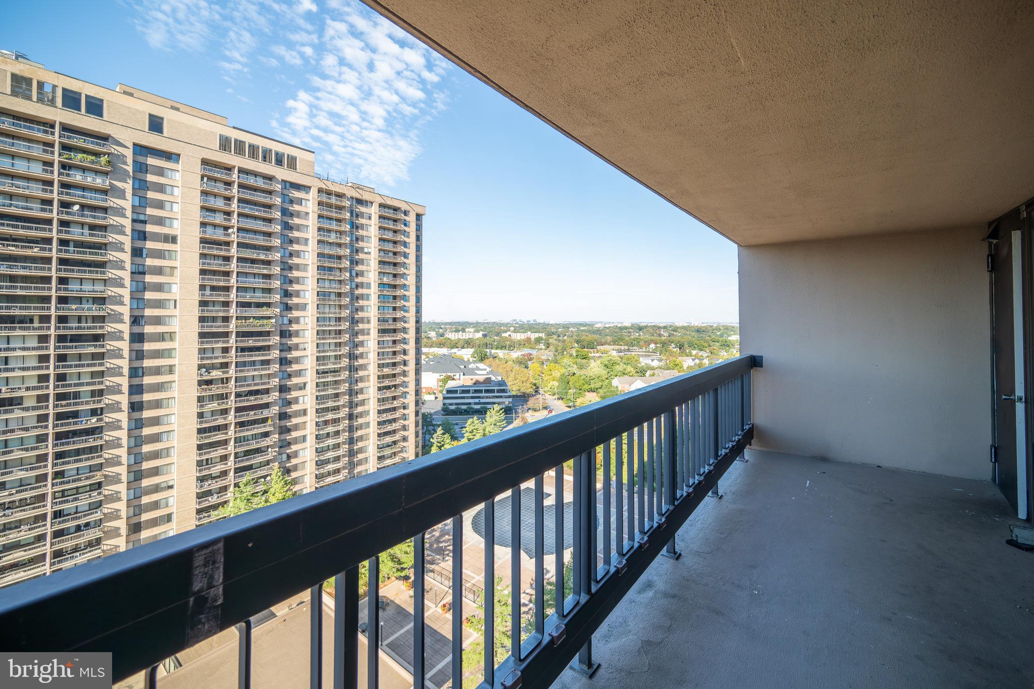 SKYLINE PLAZA - Residential