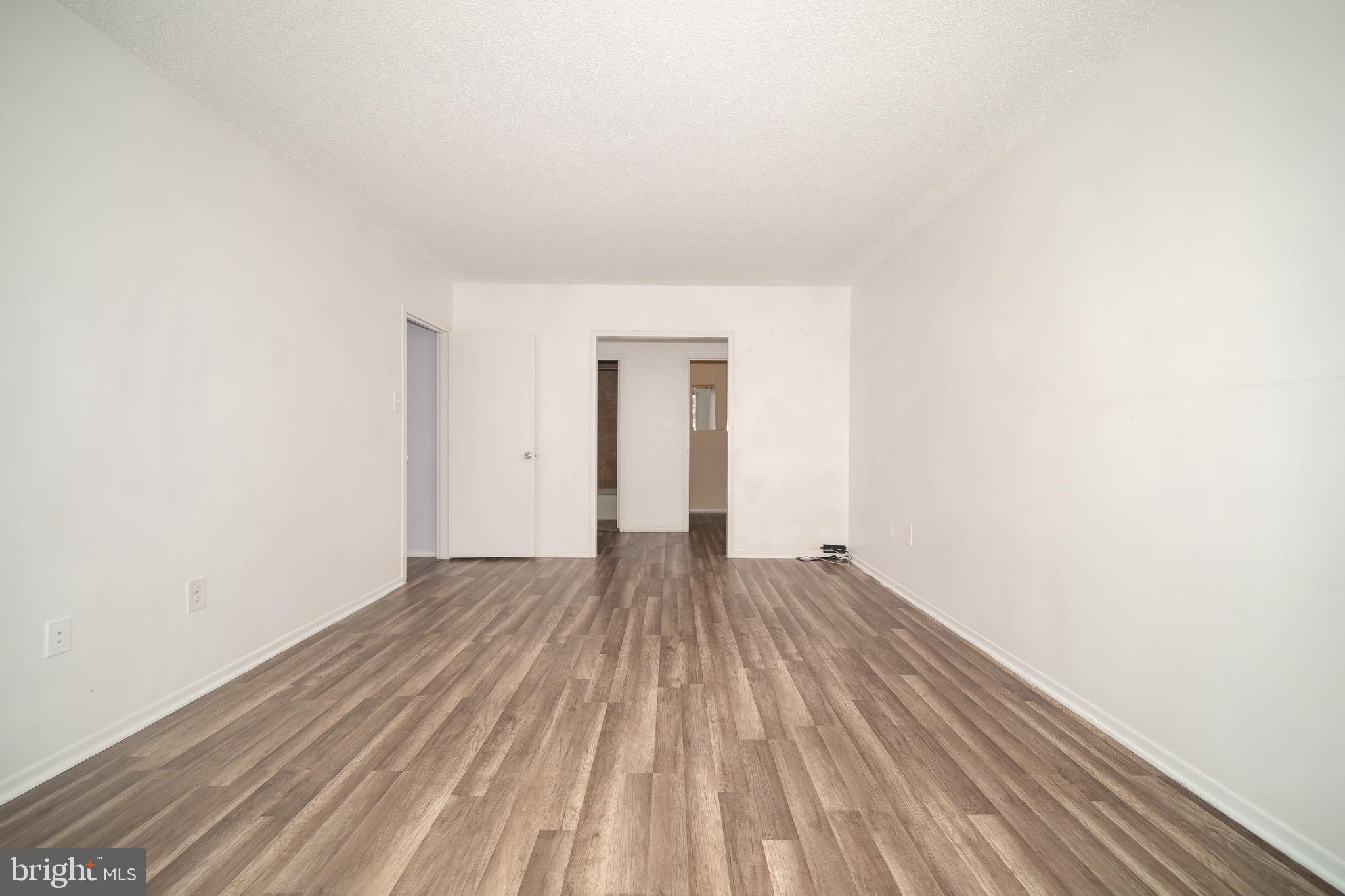 SKYLINE PLAZA - Residential