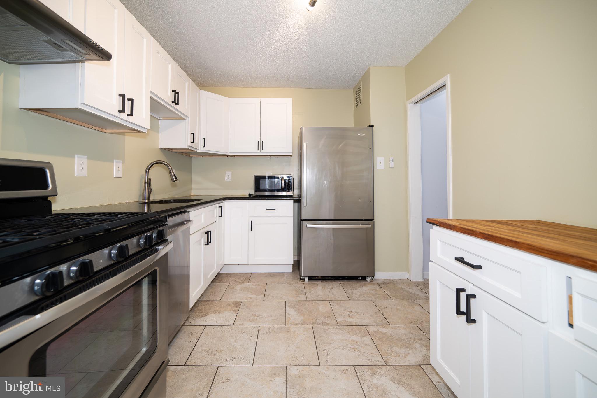 SKYLINE PLAZA - Residential