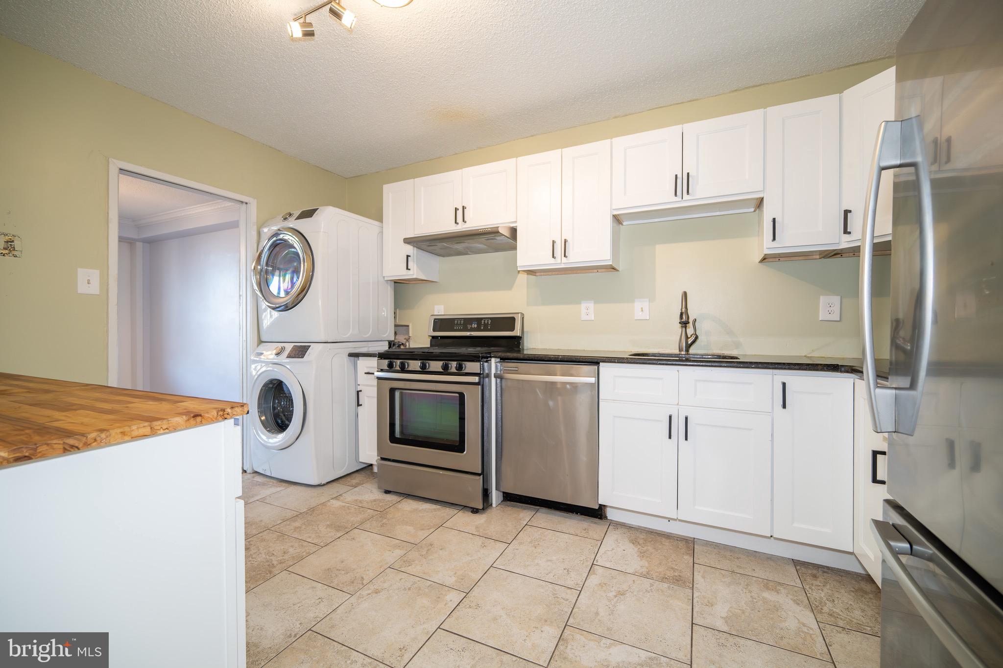 SKYLINE PLAZA - Residential