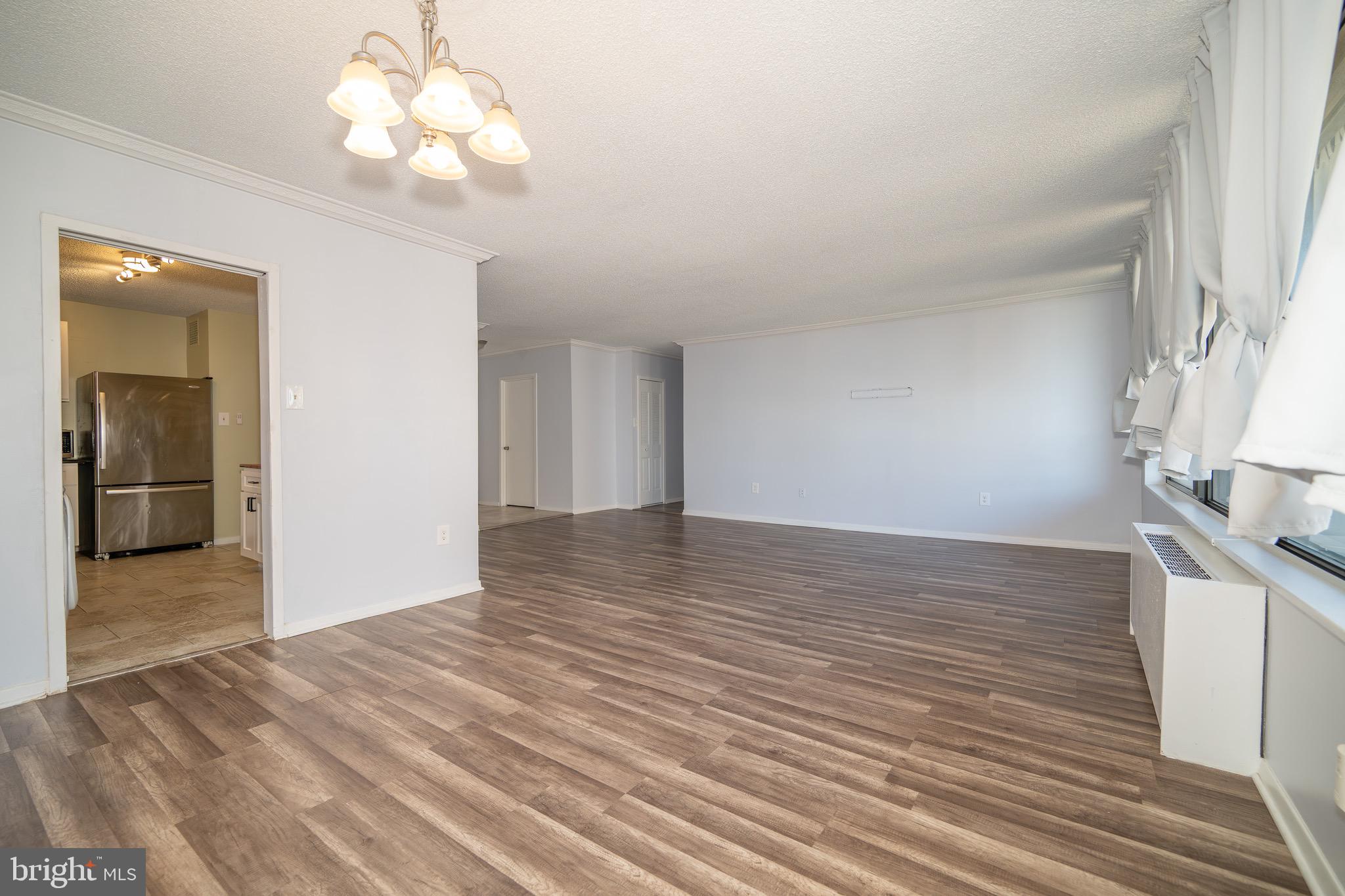 SKYLINE PLAZA - Residential