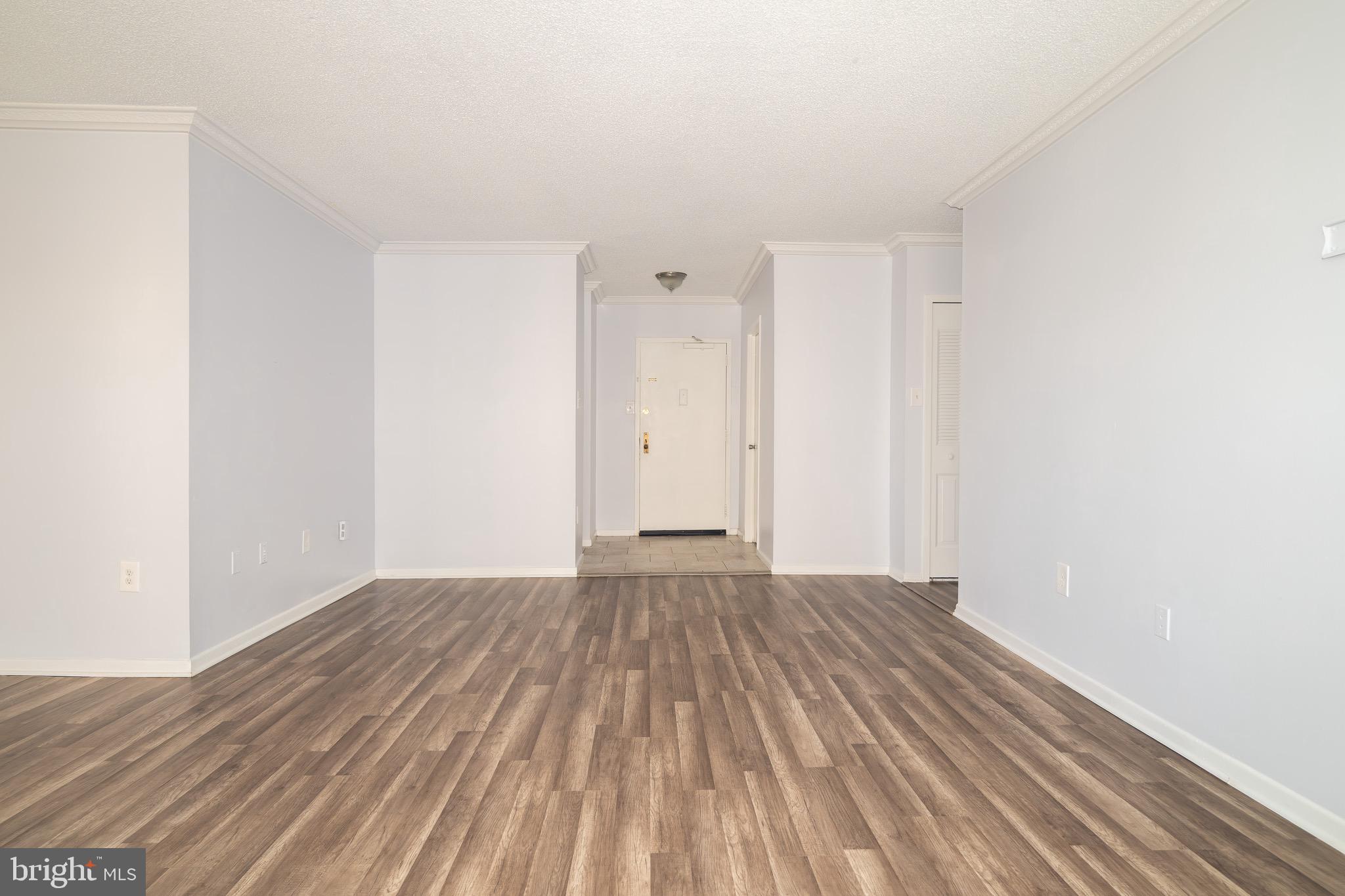 SKYLINE PLAZA - Residential