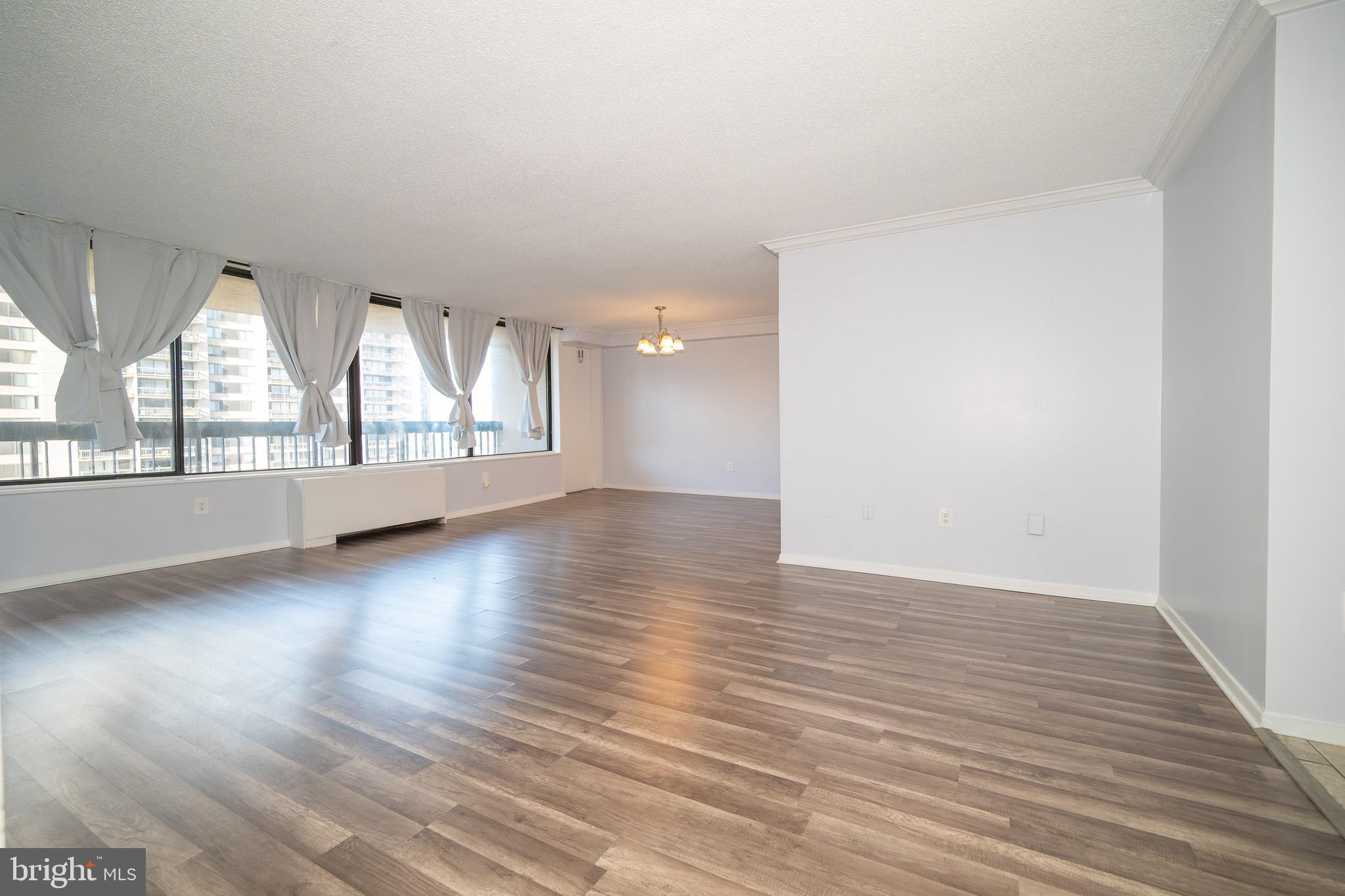 SKYLINE PLAZA - Residential