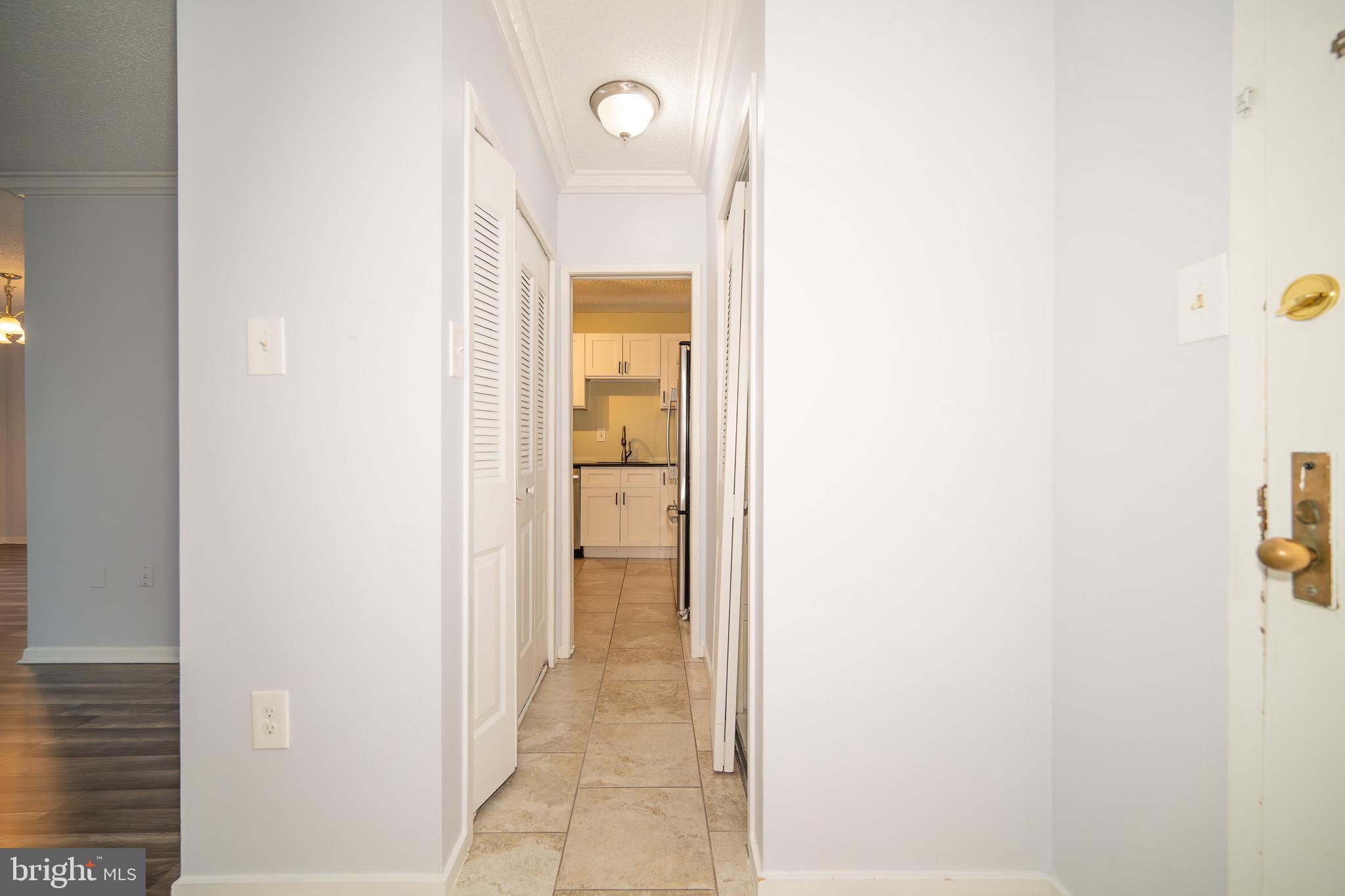 SKYLINE PLAZA - Residential