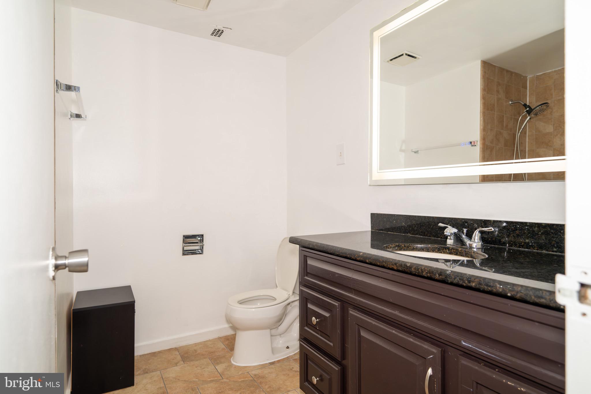 SKYLINE PLAZA - Residential