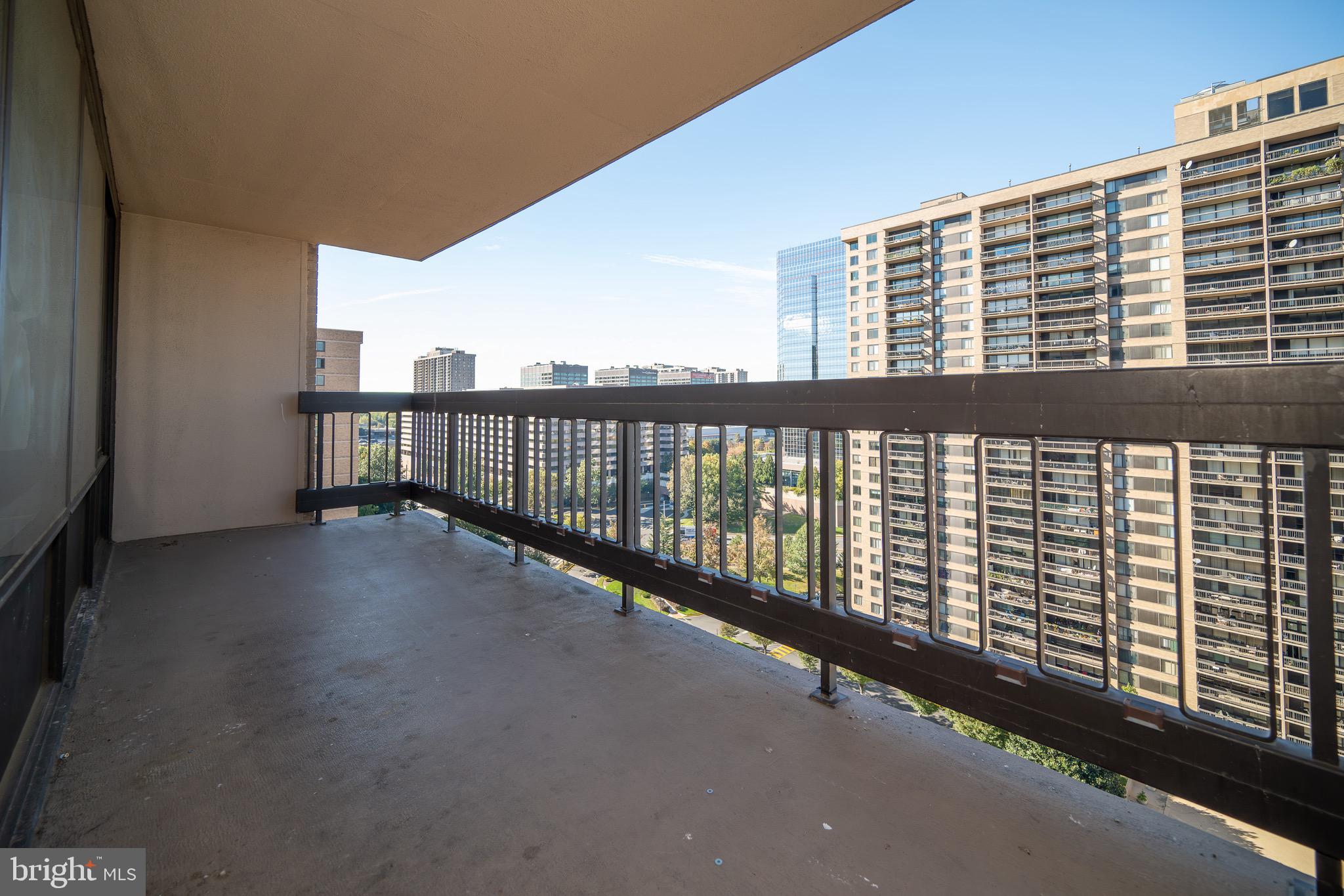 SKYLINE PLAZA - Residential