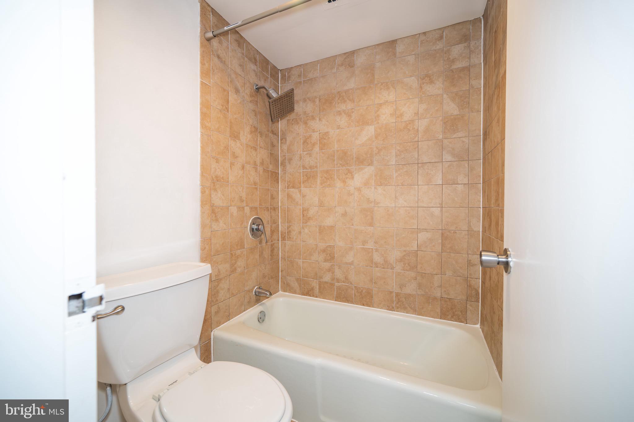 SKYLINE PLAZA - Residential