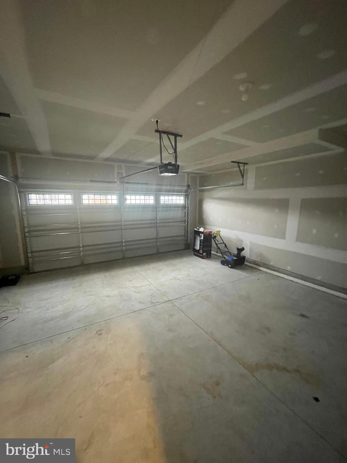 CHANDLERS GLEN - Residential Lease