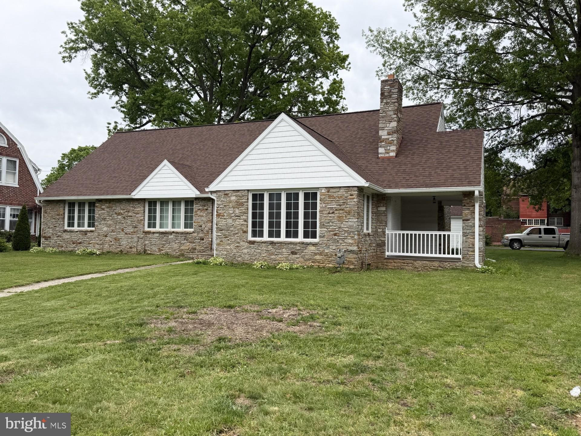 OAK HILL - Residential