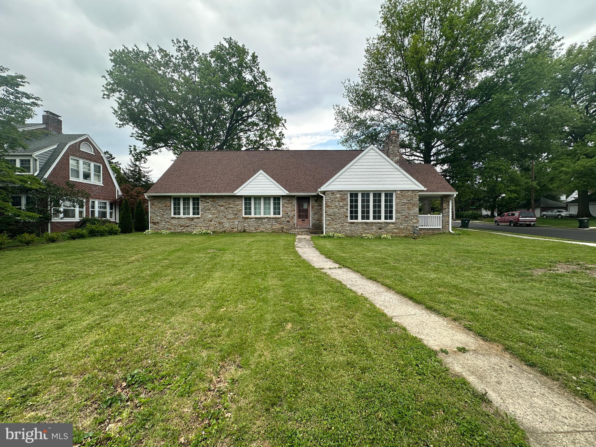 OAK HILL - Residential