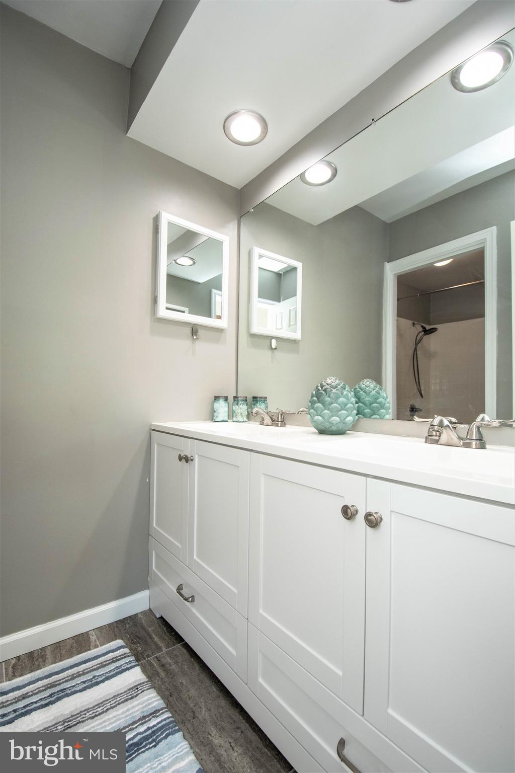 VILLAGE OF LONG REACH - Residential