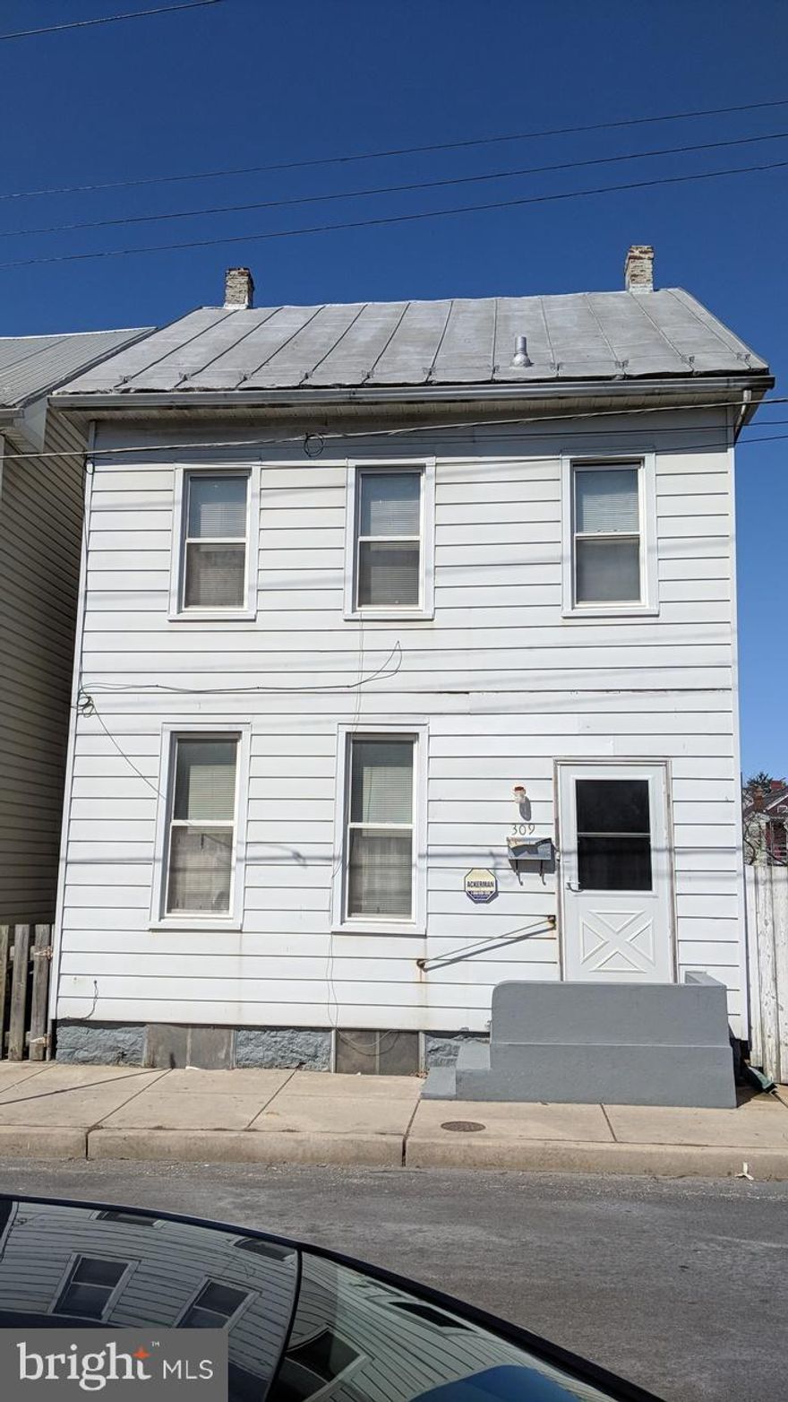 BELOW MARKET FORECLOSURE SOLD AS IS WITH PRICE APPROVED! NO WAITING  TIME FOR INVESTORS!!  PROPERTY HAS BEEN UPDATED DUST IT OFF RENT IT FOR  AMAZING CASH FLOW  , FLIP IT  OR MOVE  AND GAIN IMMEDIATE EQUITY AND HAVE A SUPER LOW MONTHLY PAYMENT   CASH OR HARD MONEY ONLY SUBMIT HIGHEST AND BEST PRICE EMAIL LA FOR  ASSIGNMENT DOCS ATTACHED