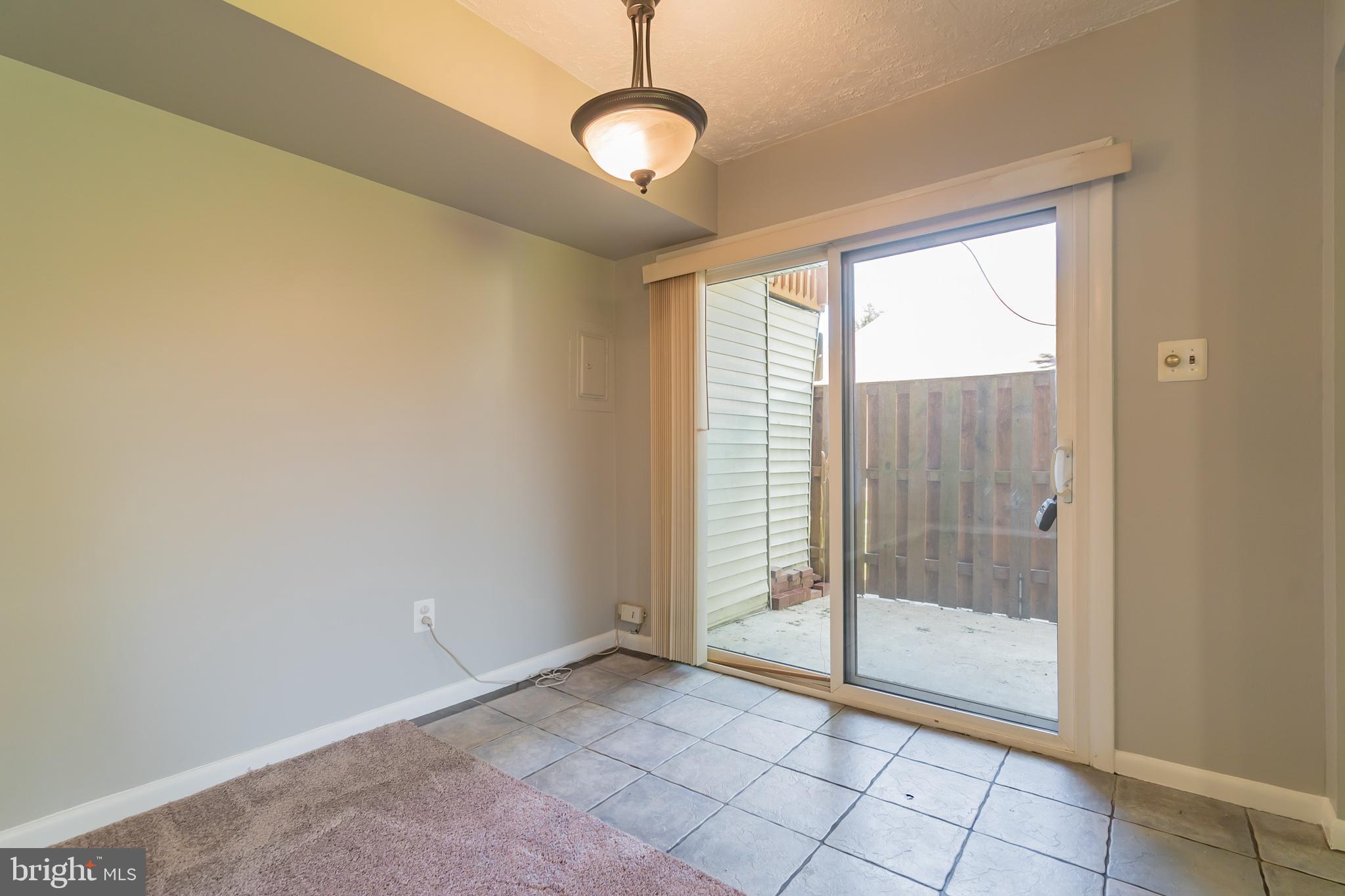 PINEWOOD LAWNS - Residential Lease