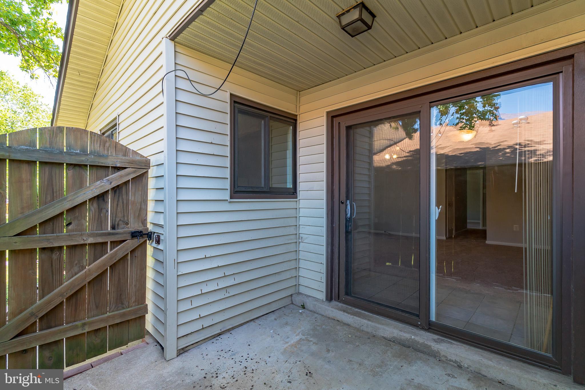 PINEWOOD LAWNS - Residential Lease