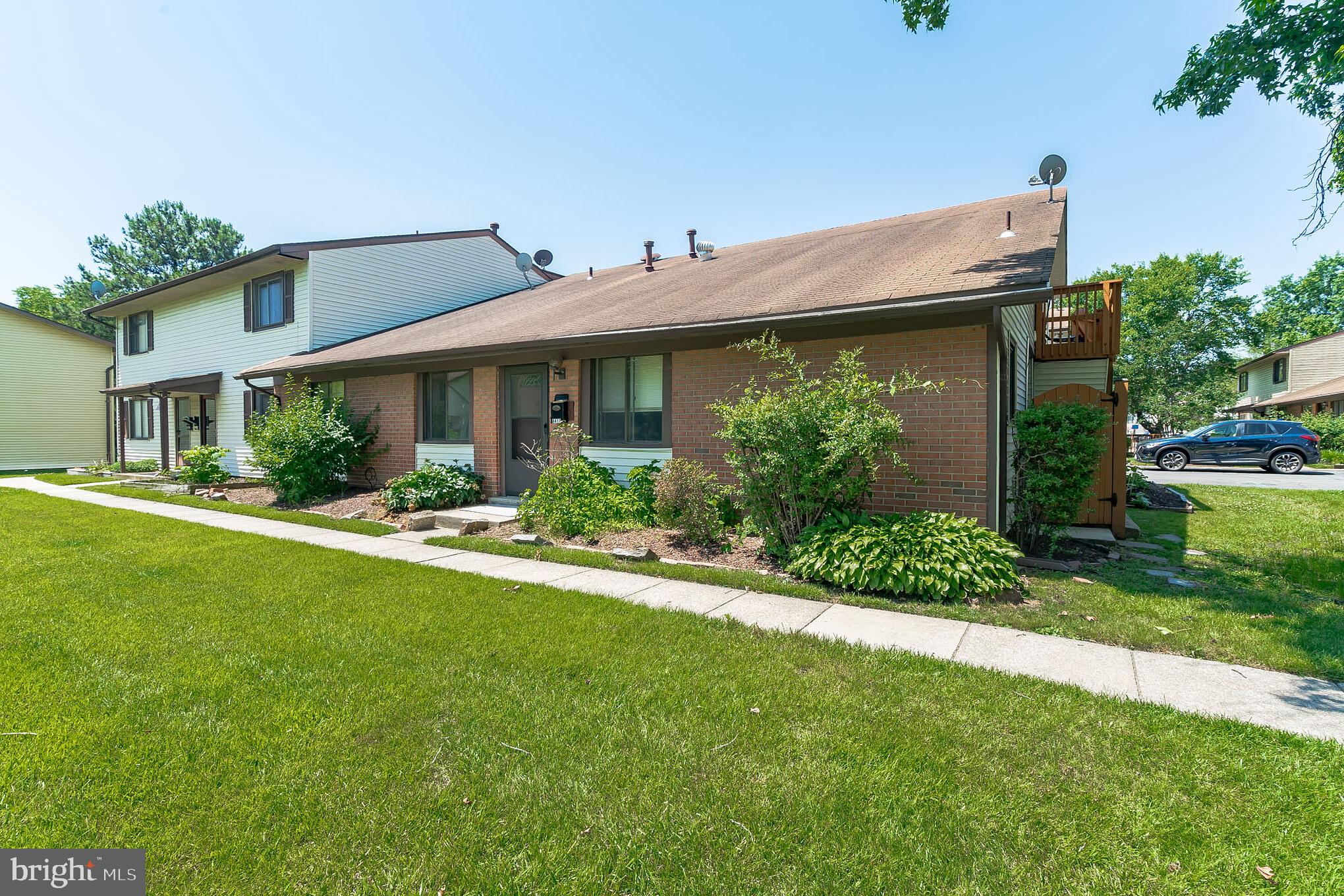 PINEWOOD LAWNS - Residential Lease