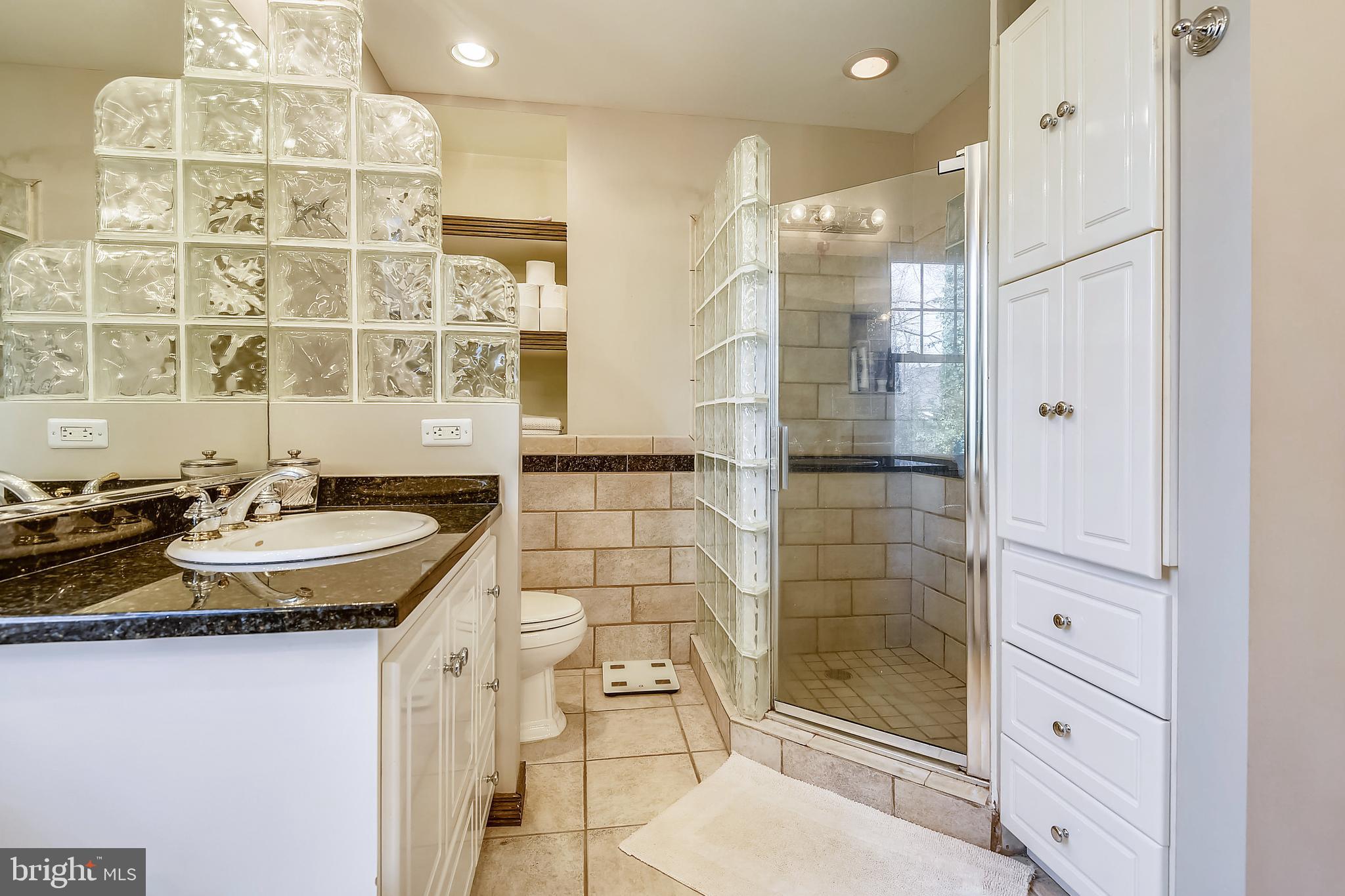 BLACKWALNUT COVE - Residential