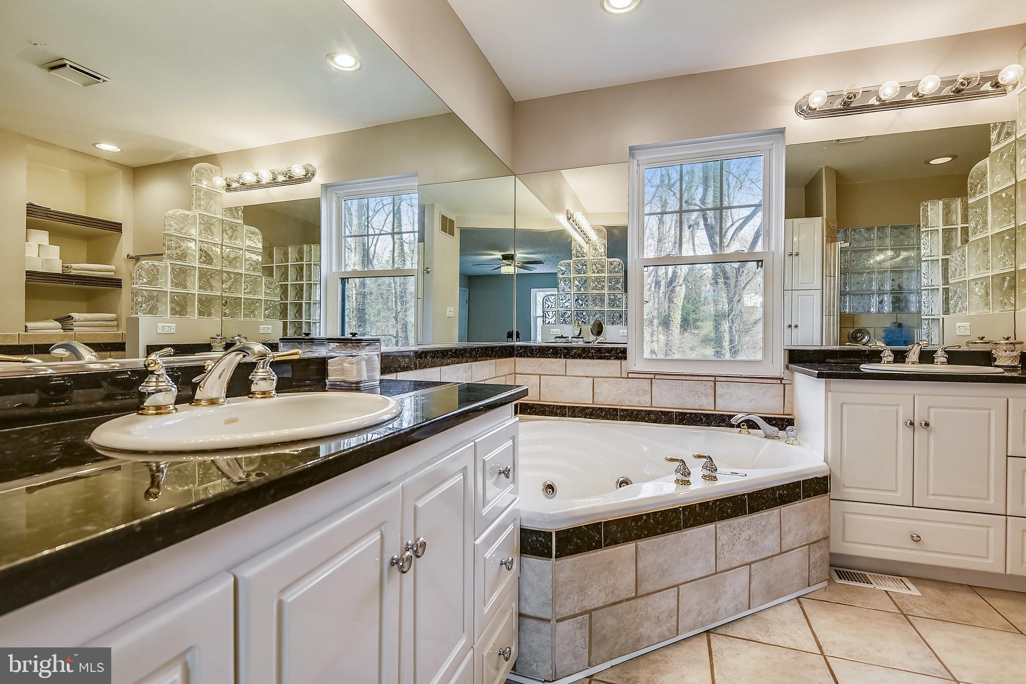 BLACKWALNUT COVE - Residential