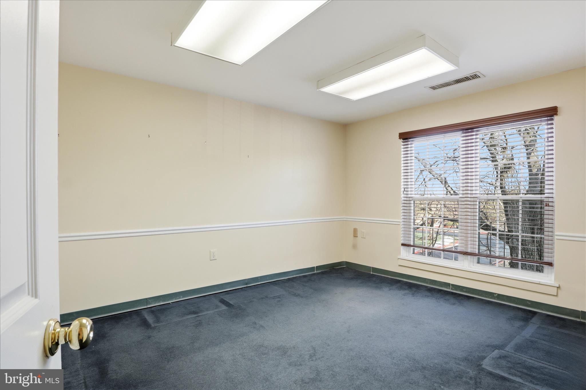 DEMOCRACY SQUARE BUS CTR - Commercial Sale