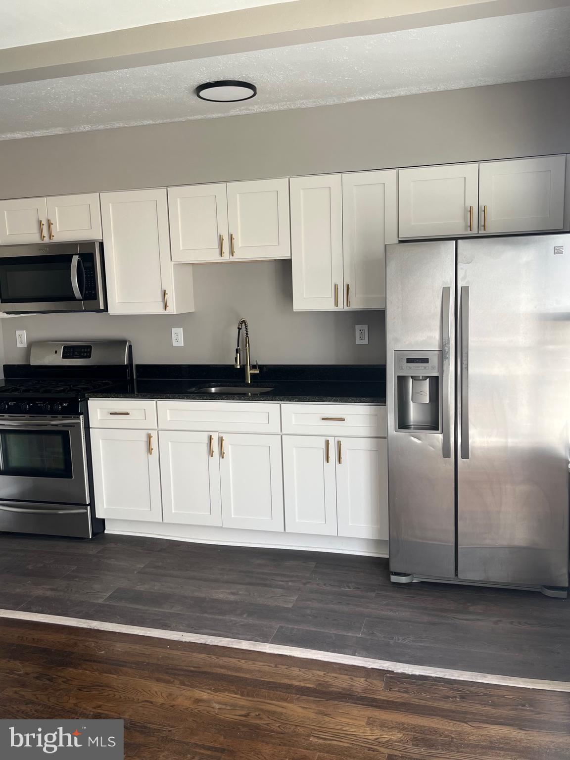 EASTWOOD - Residential Lease