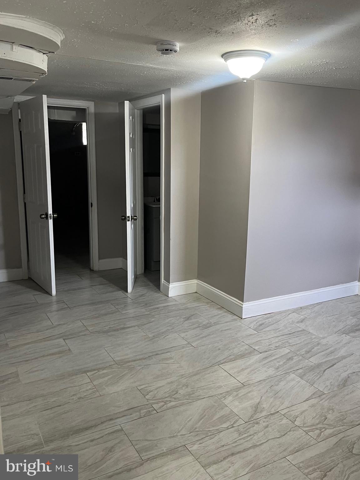 EASTWOOD - Residential Lease