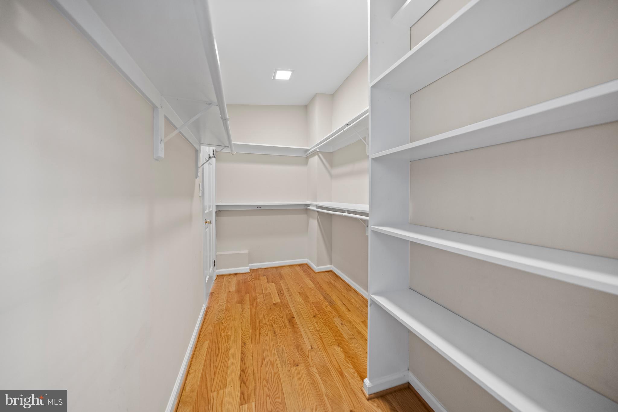 FALLS CHURCH - Residential