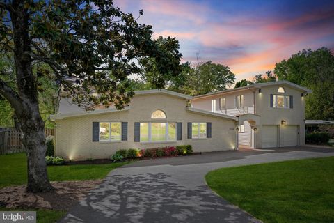 Photo of 7113 Carol Lane, FALLS CHURCH, VA 22042 (MLS # VAFX2302588)