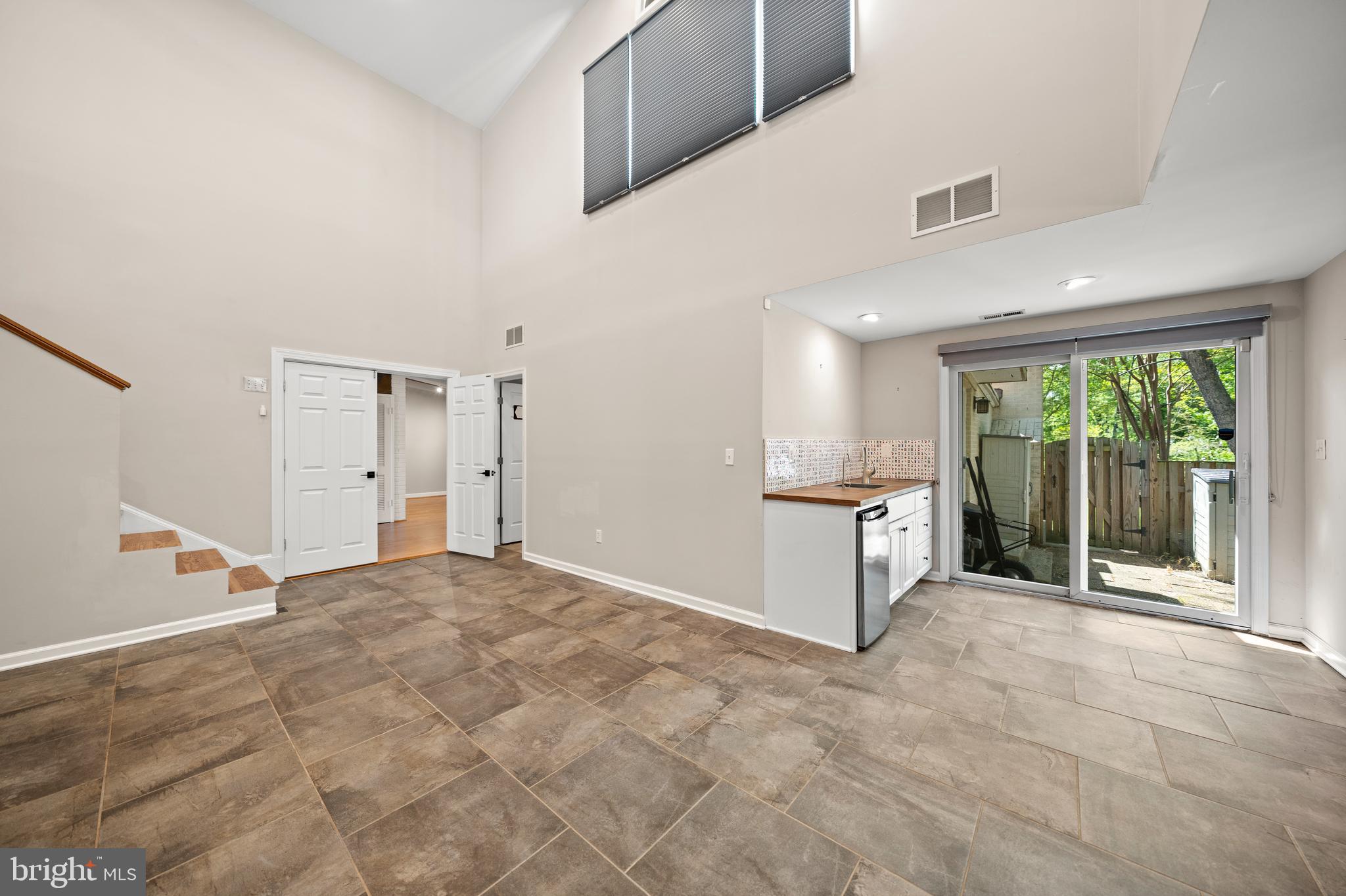 FALLS CHURCH - Residential