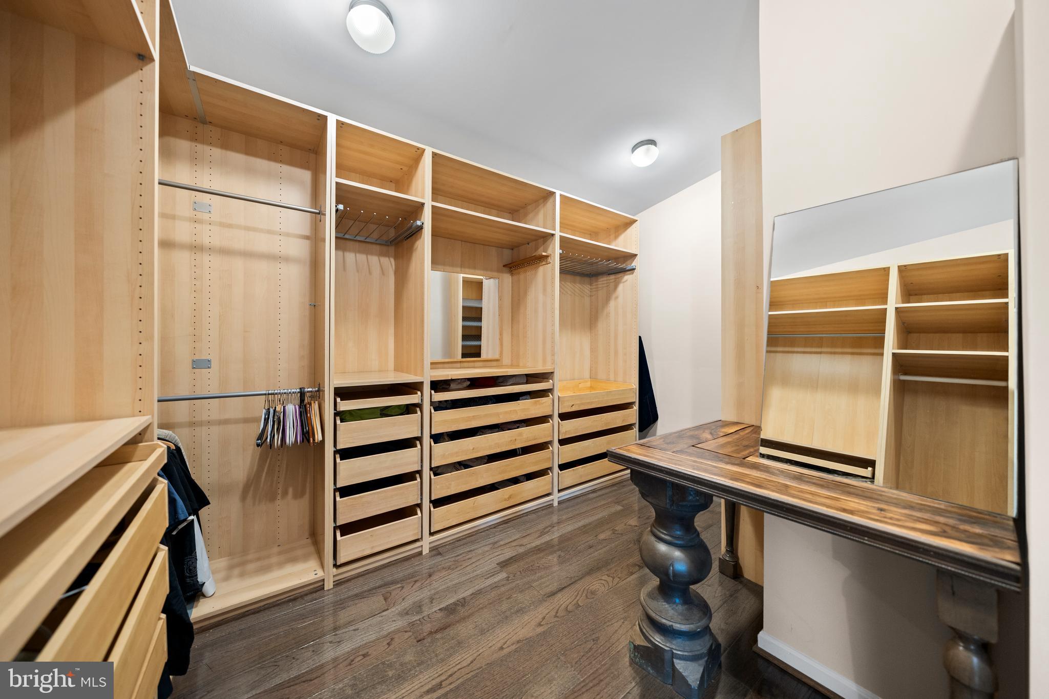 FALLS CHURCH - Residential