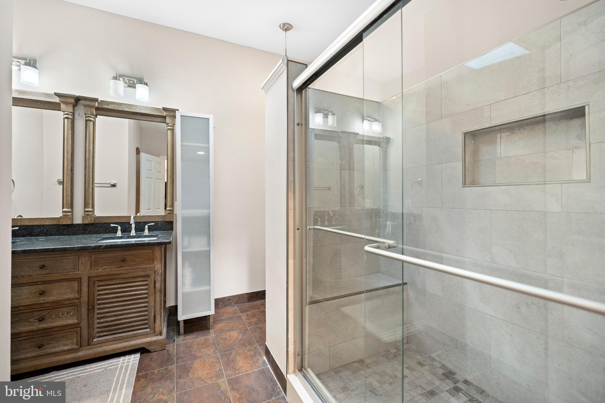 FALLS CHURCH - Residential