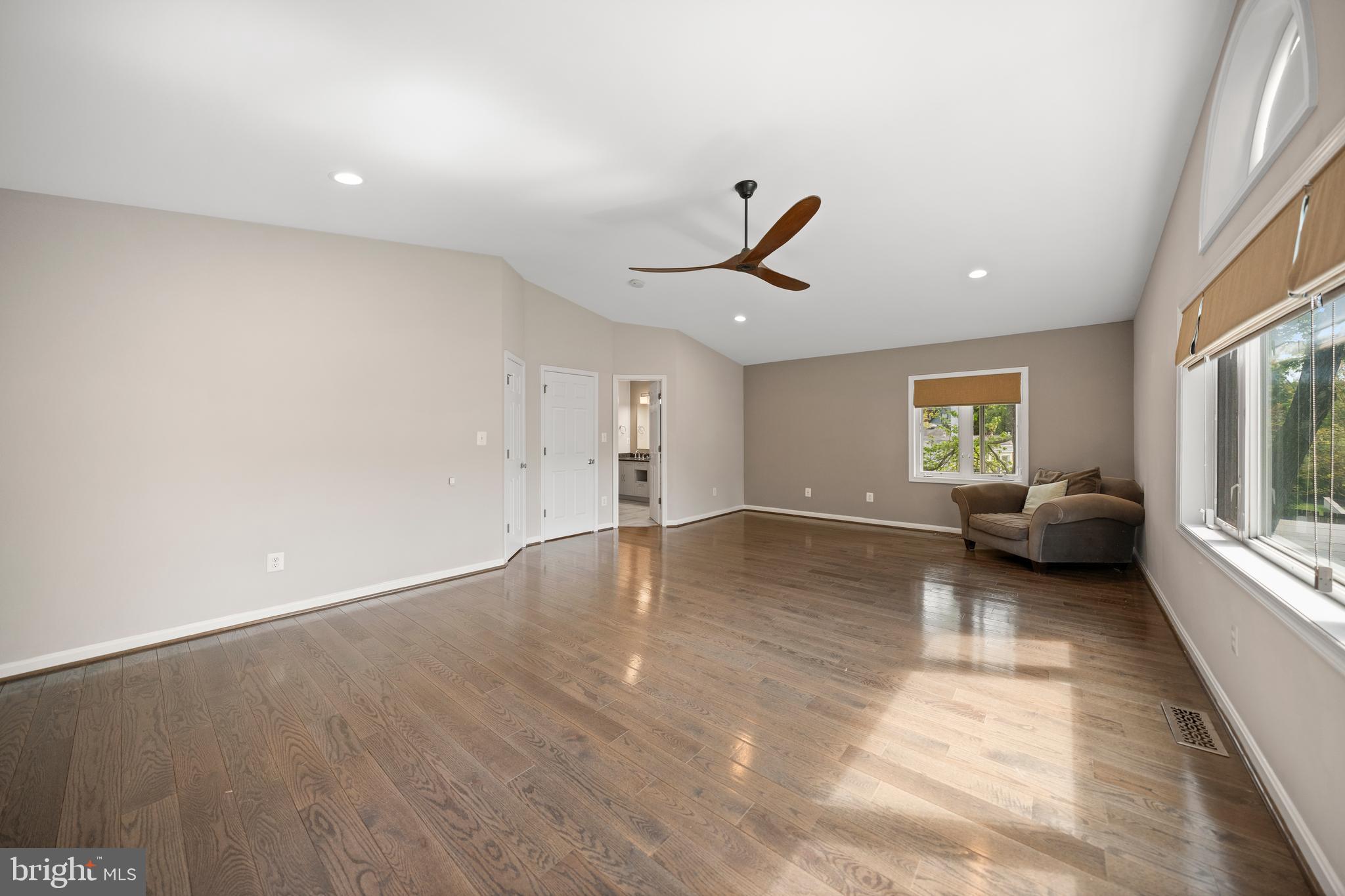 FALLS CHURCH - Residential