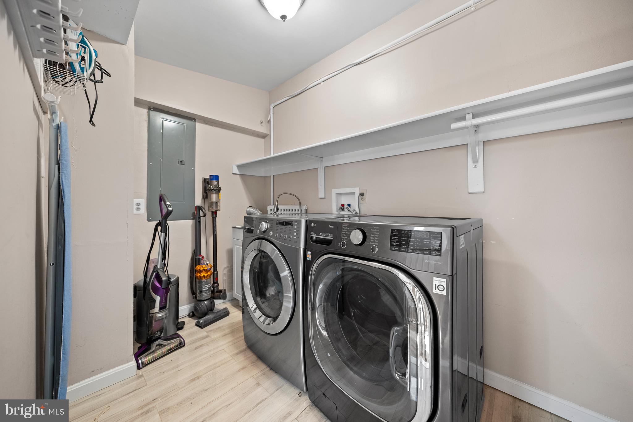 FALLS CHURCH - Residential