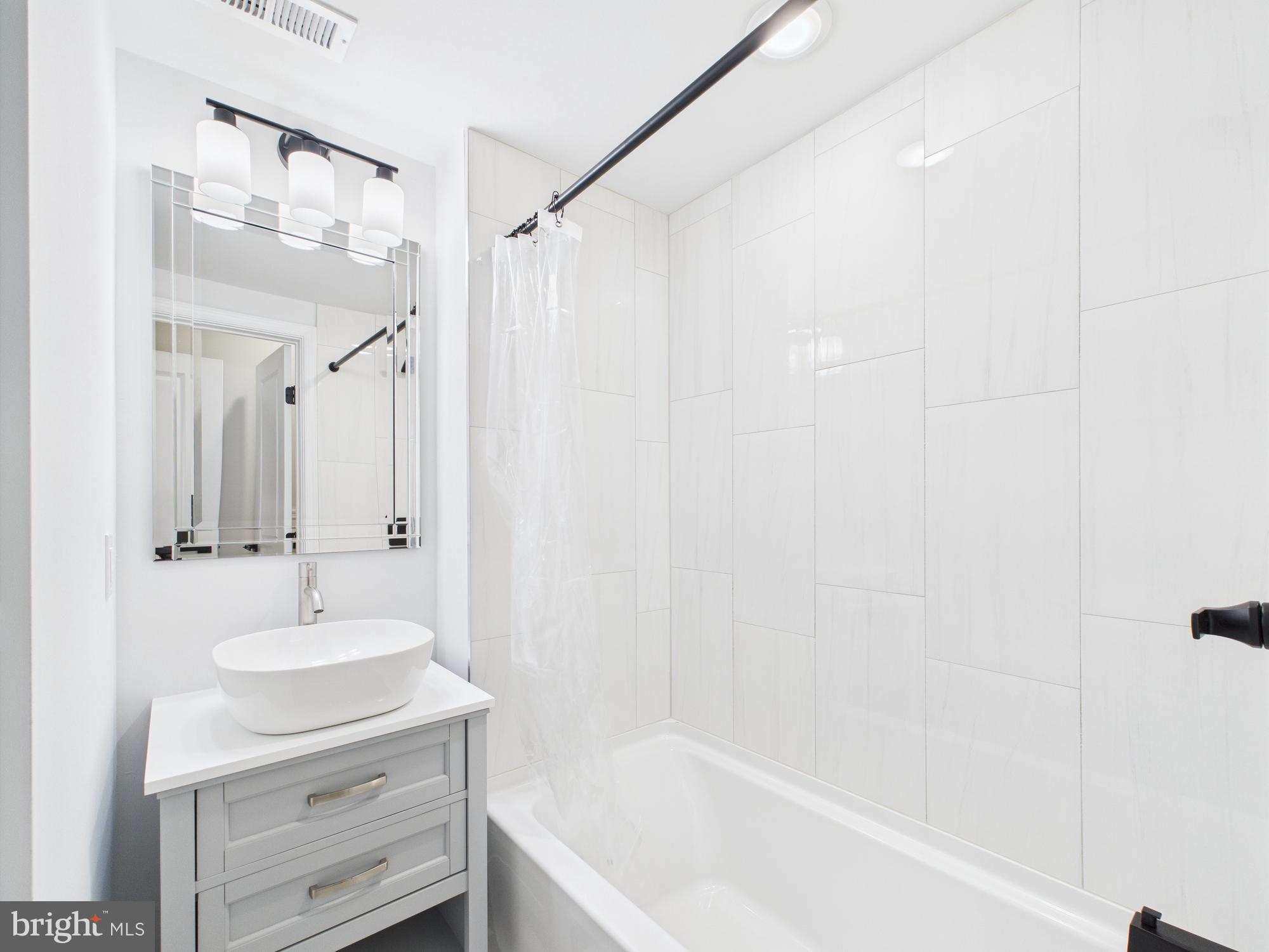 FORGOTTEN BOTTOM - Residential Lease