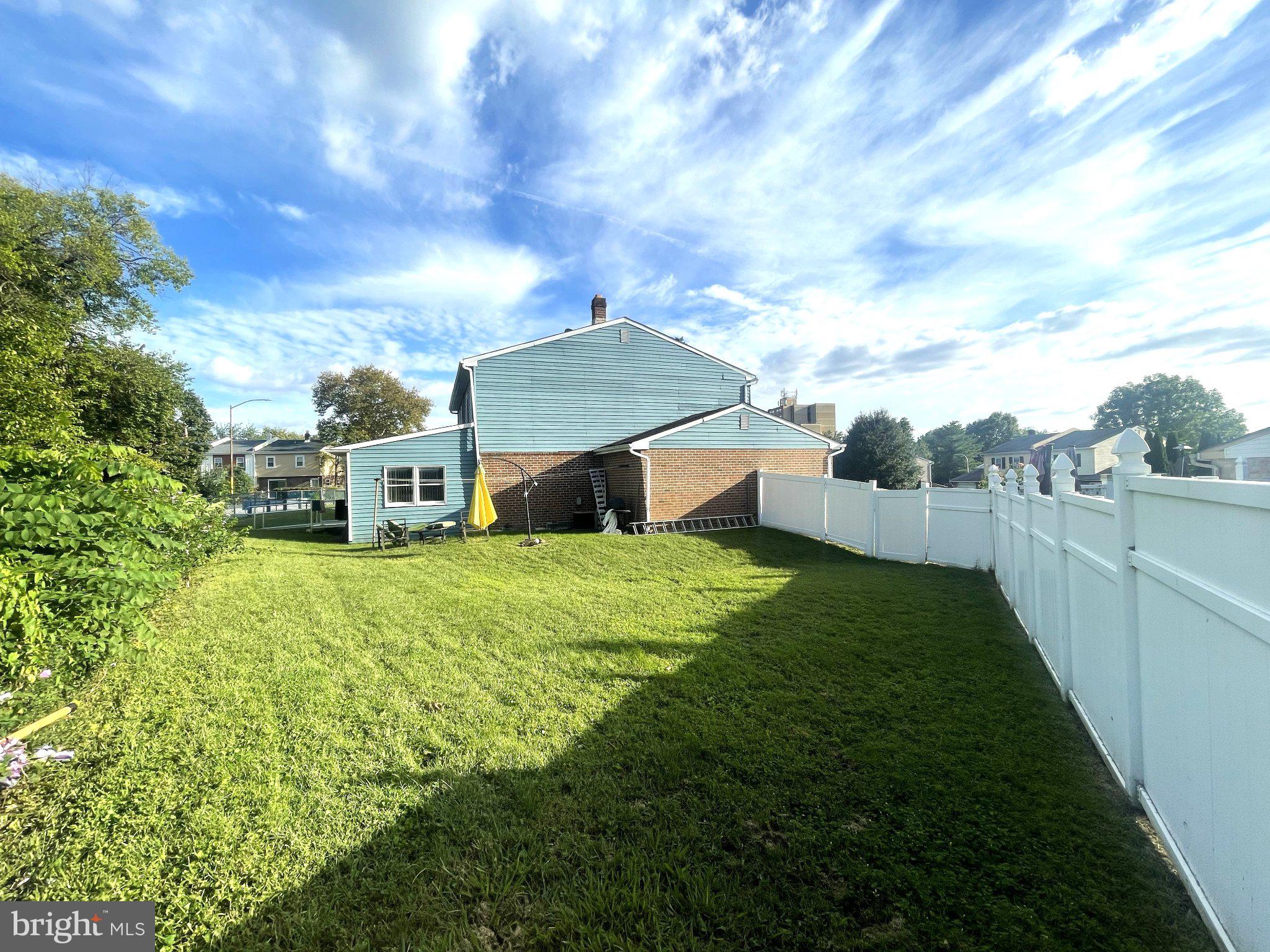 1711 TILIA CIRCLE